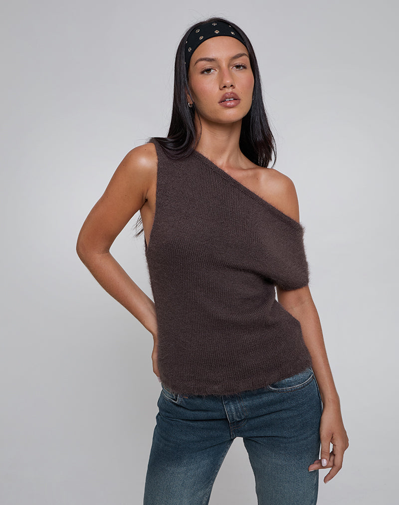Immagine di Calyce Off Shoulder Top in morbida maglia marrone scuro