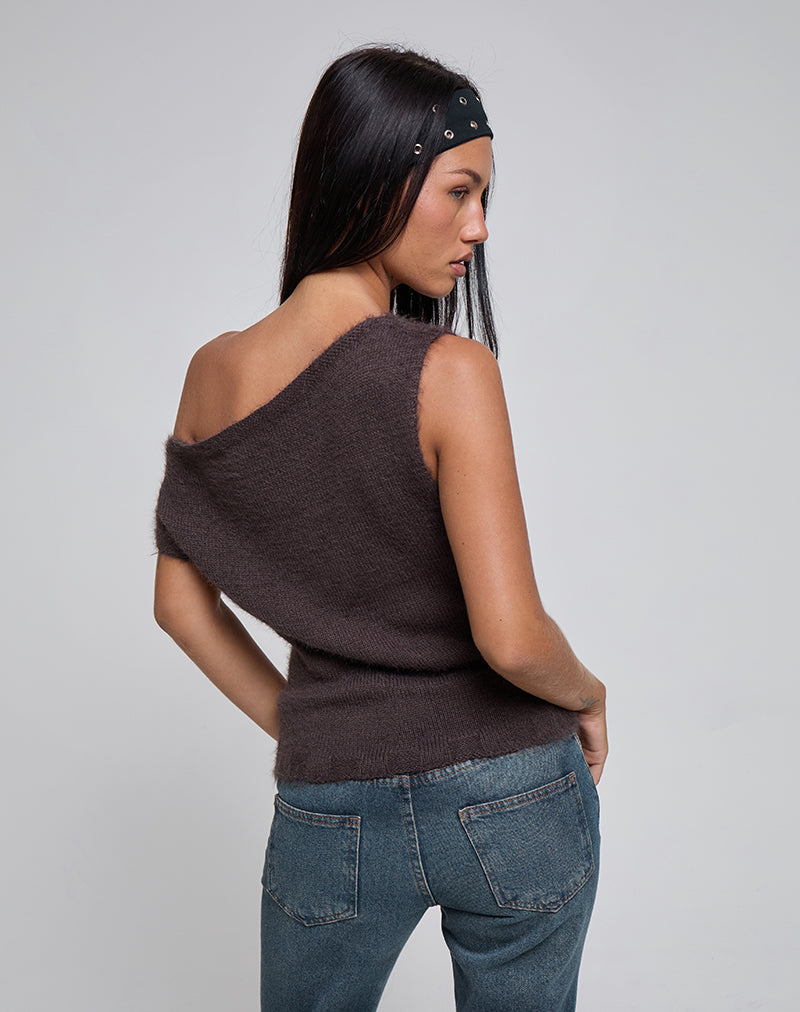 Immagine di Calyce Off Shoulder Top in morbida maglia marrone scuro