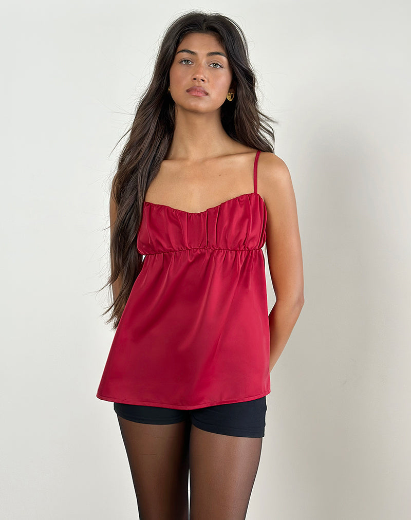 Camden Longline Cami Top in rosso satinato