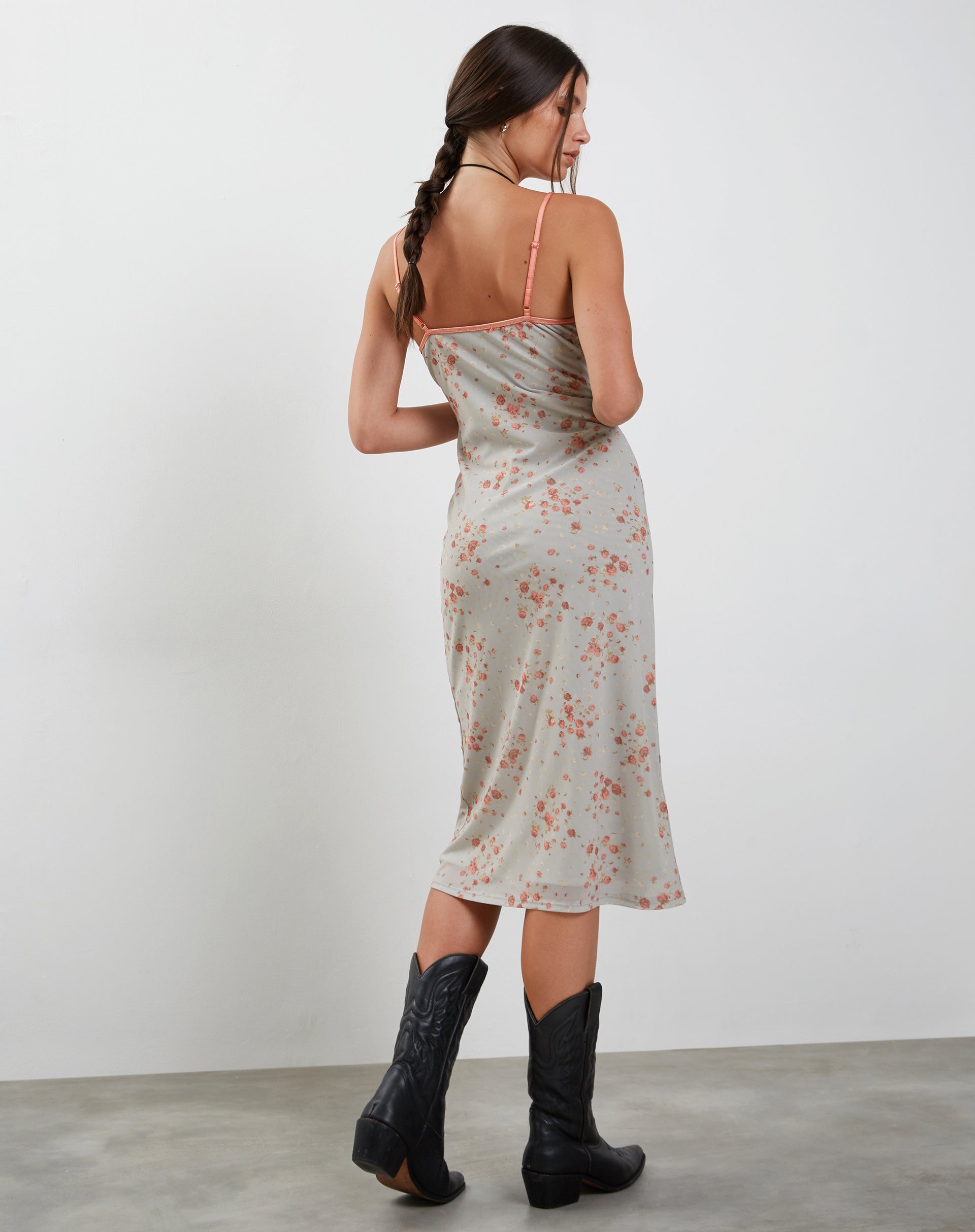 immagine di Camelia Mid Dress in Ditsy Rose Cluster