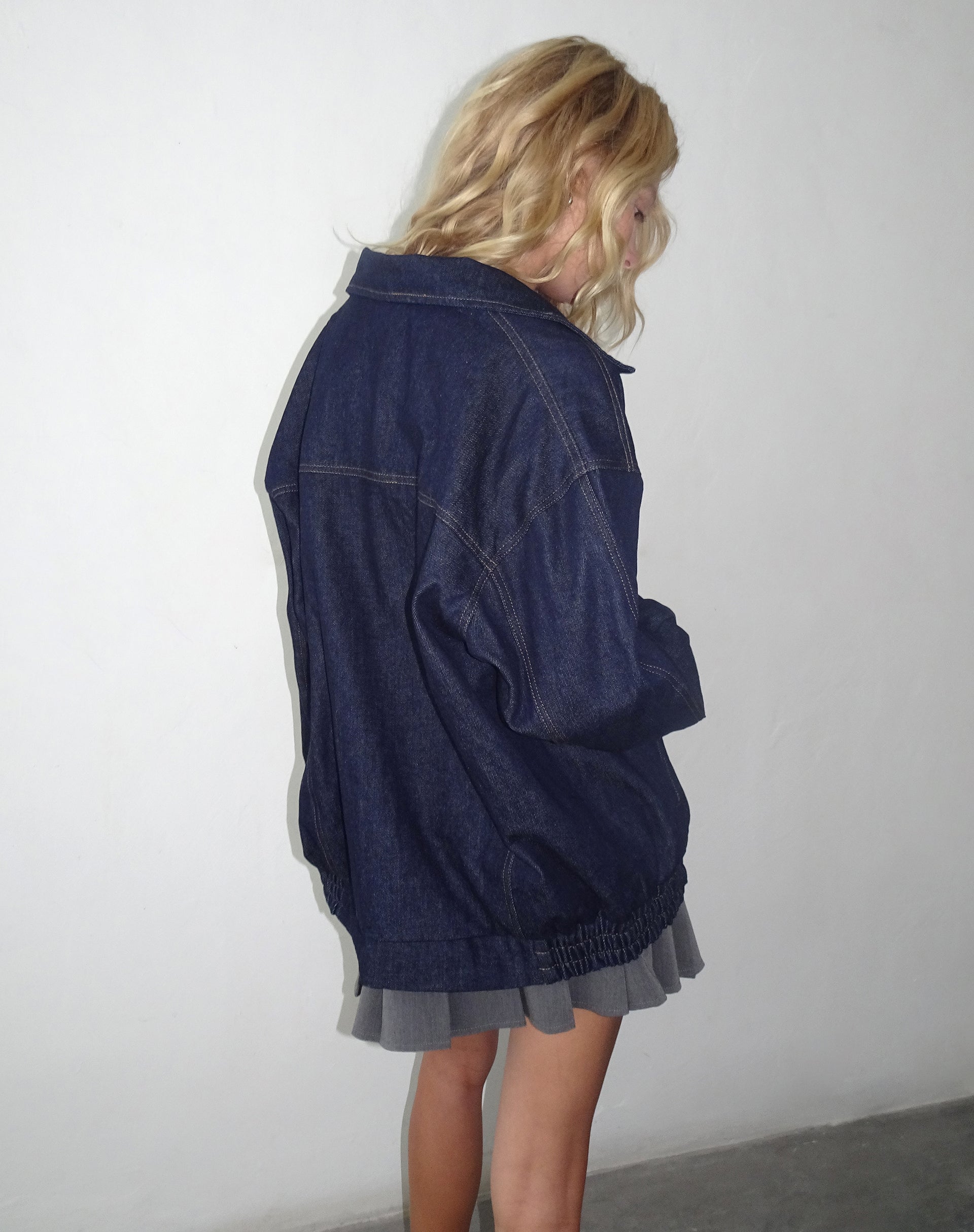immagine della giacca Cavita in denim indaco