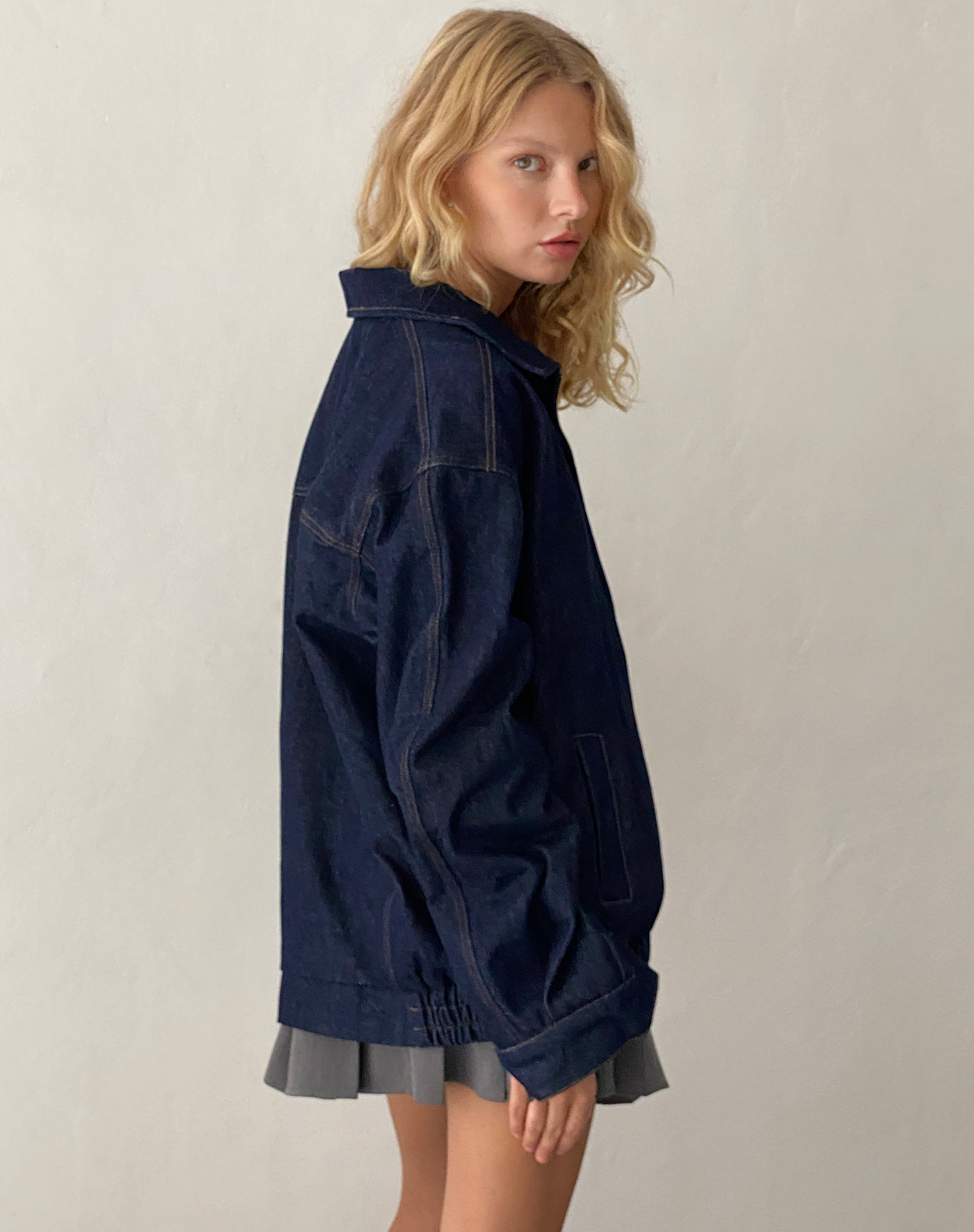 immagine della giacca Cavita in denim indaco