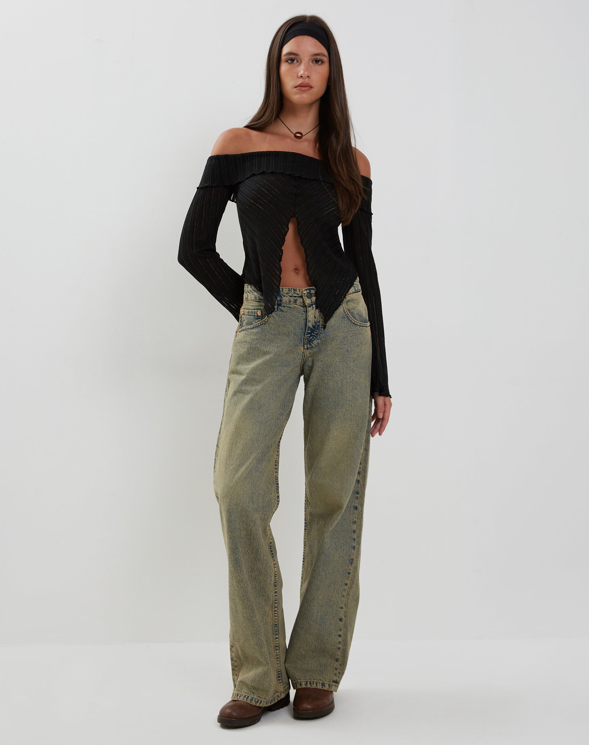 Immagine di Celeste Butterfly Bardot Top in nero