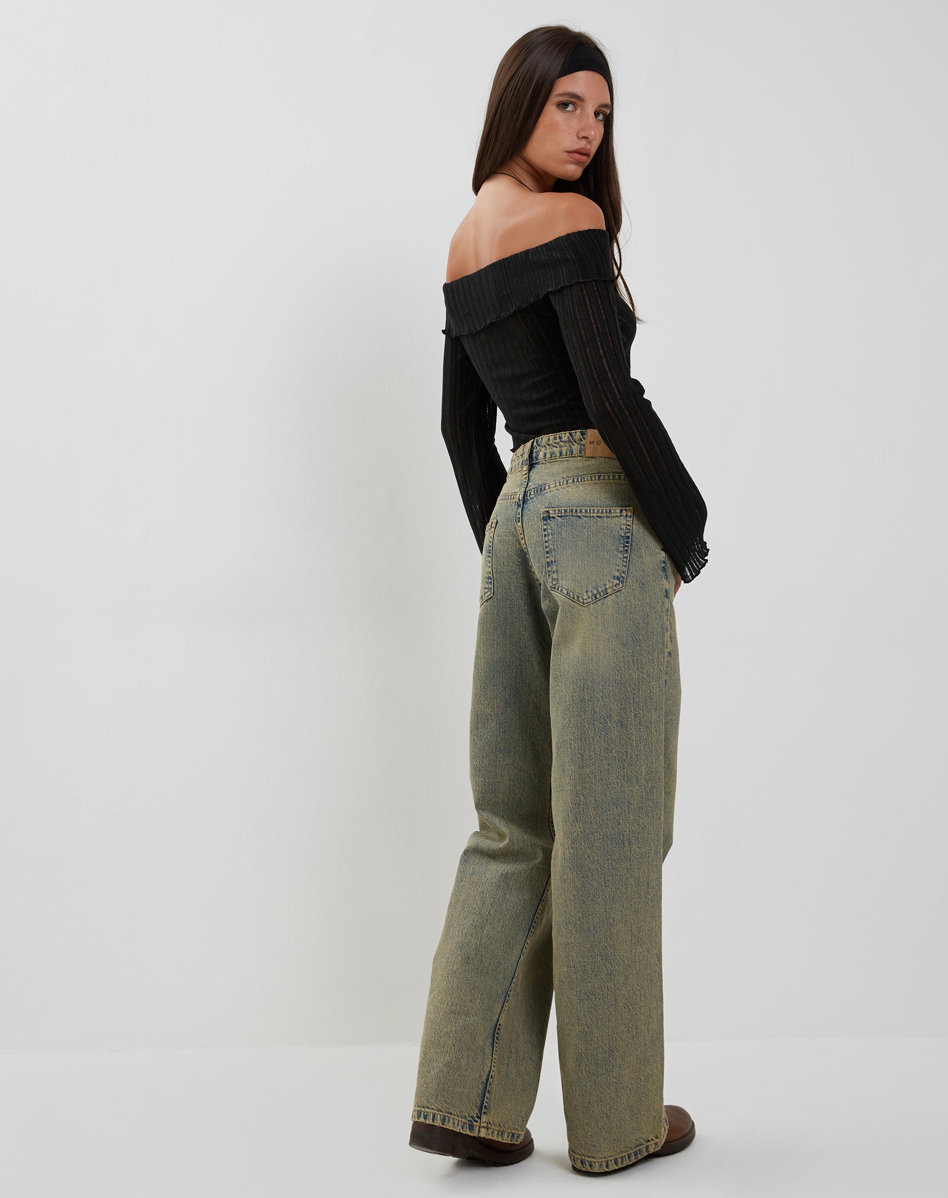 Immagine di Celeste Butterfly Bardot Top in nero