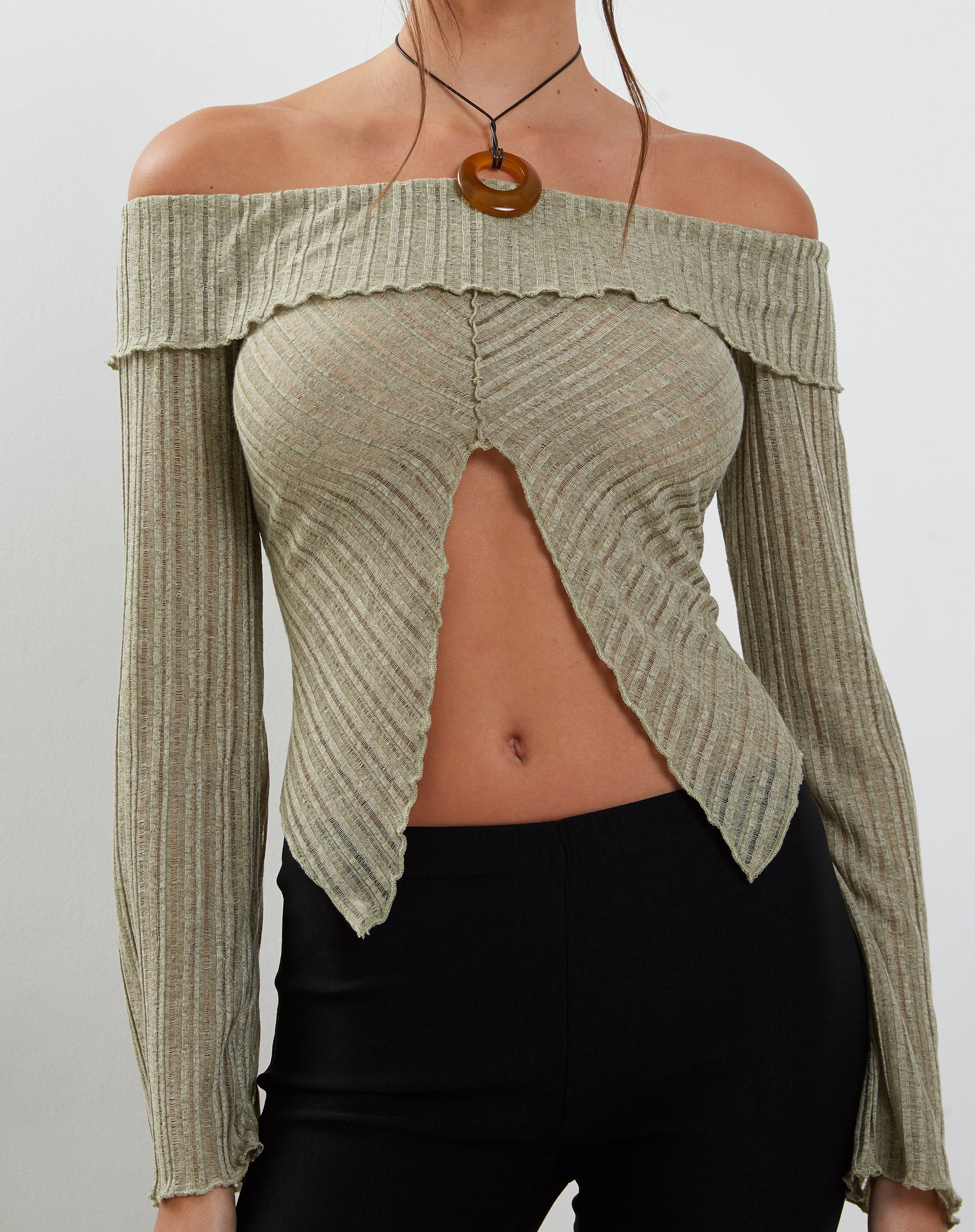 Immagine di Celeste Top in maglia Bardot a maniche lunghe in salvia