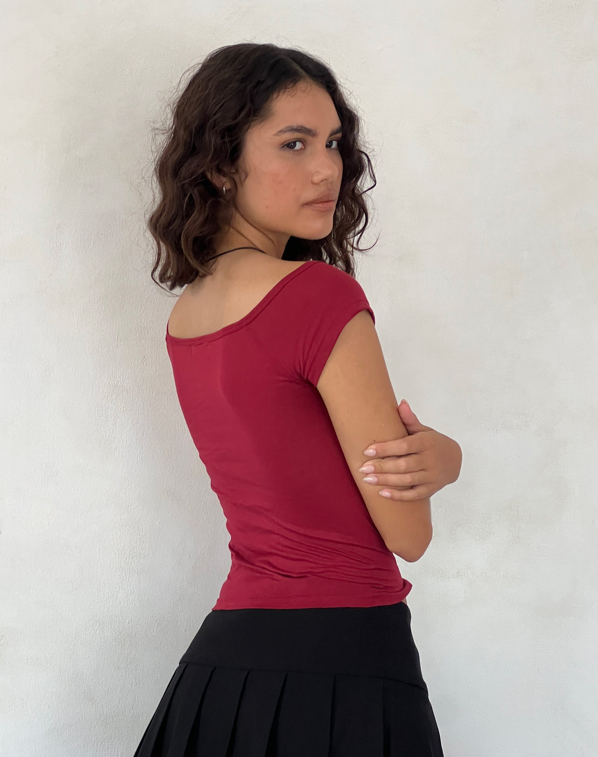 Immagine di Charya Off The Shoulder Top in Adrenaline Red