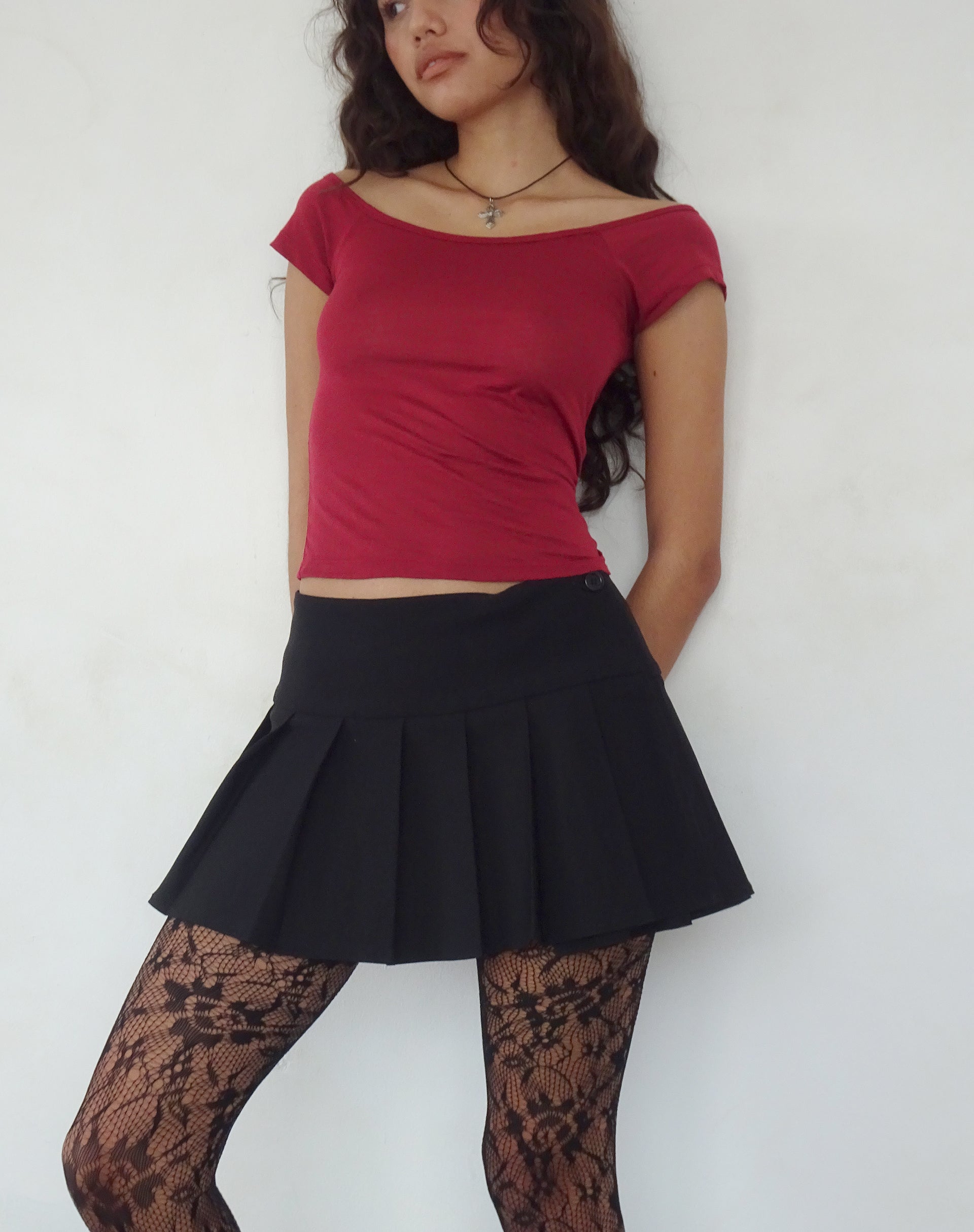 Immagine di Charya Off The Shoulder Top in Adrenaline Red