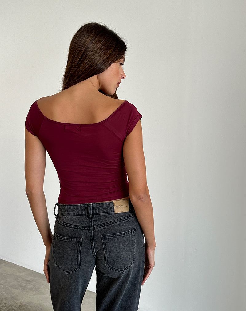 Immagine di Charya Off Shoulder Top in Borgogna