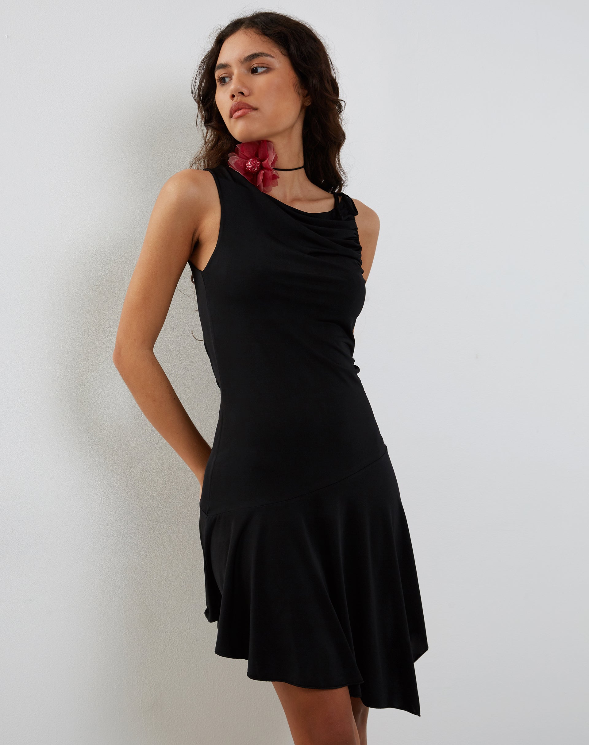 Immagine di Chaya Slinky Mini Dress in Nero