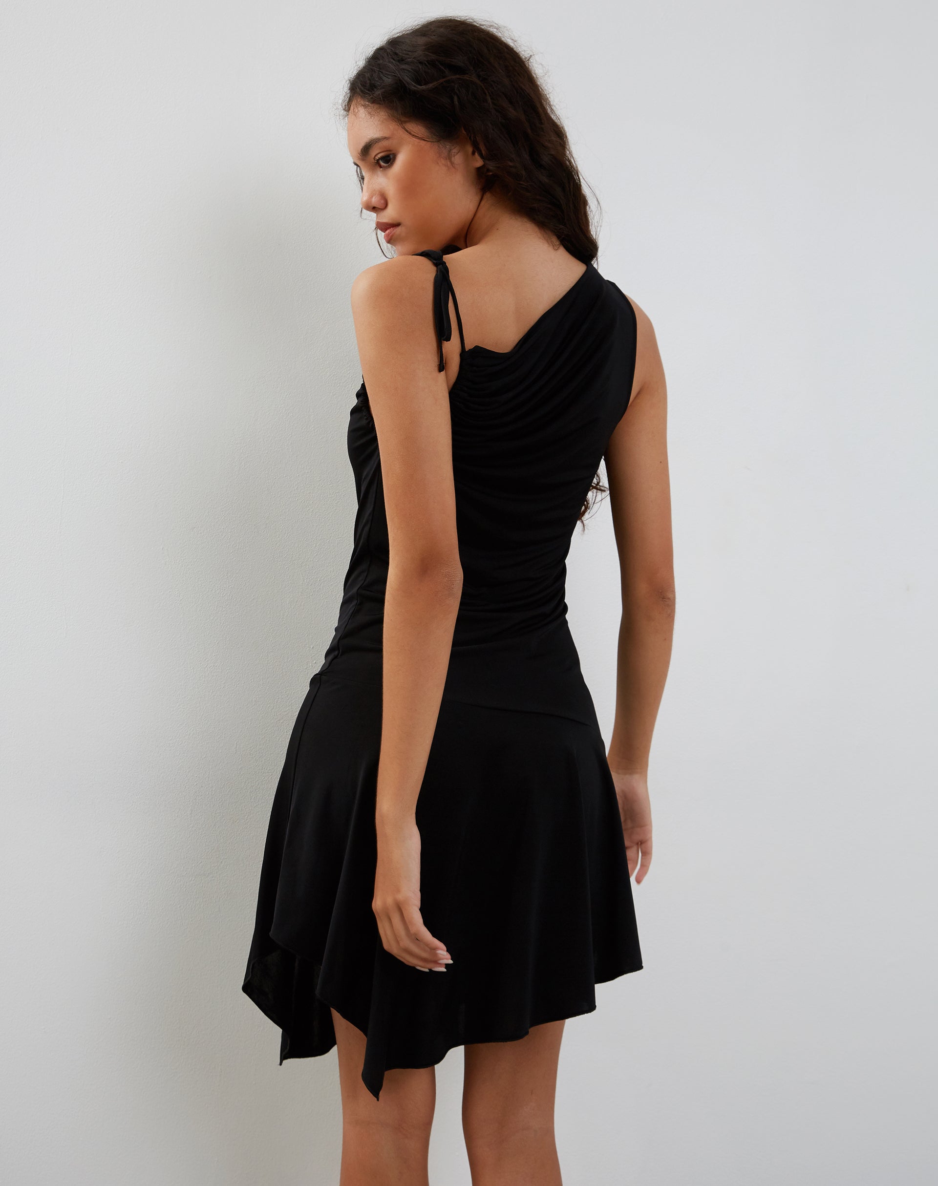 Immagine di Chaya Slinky Mini Dress in Nero
