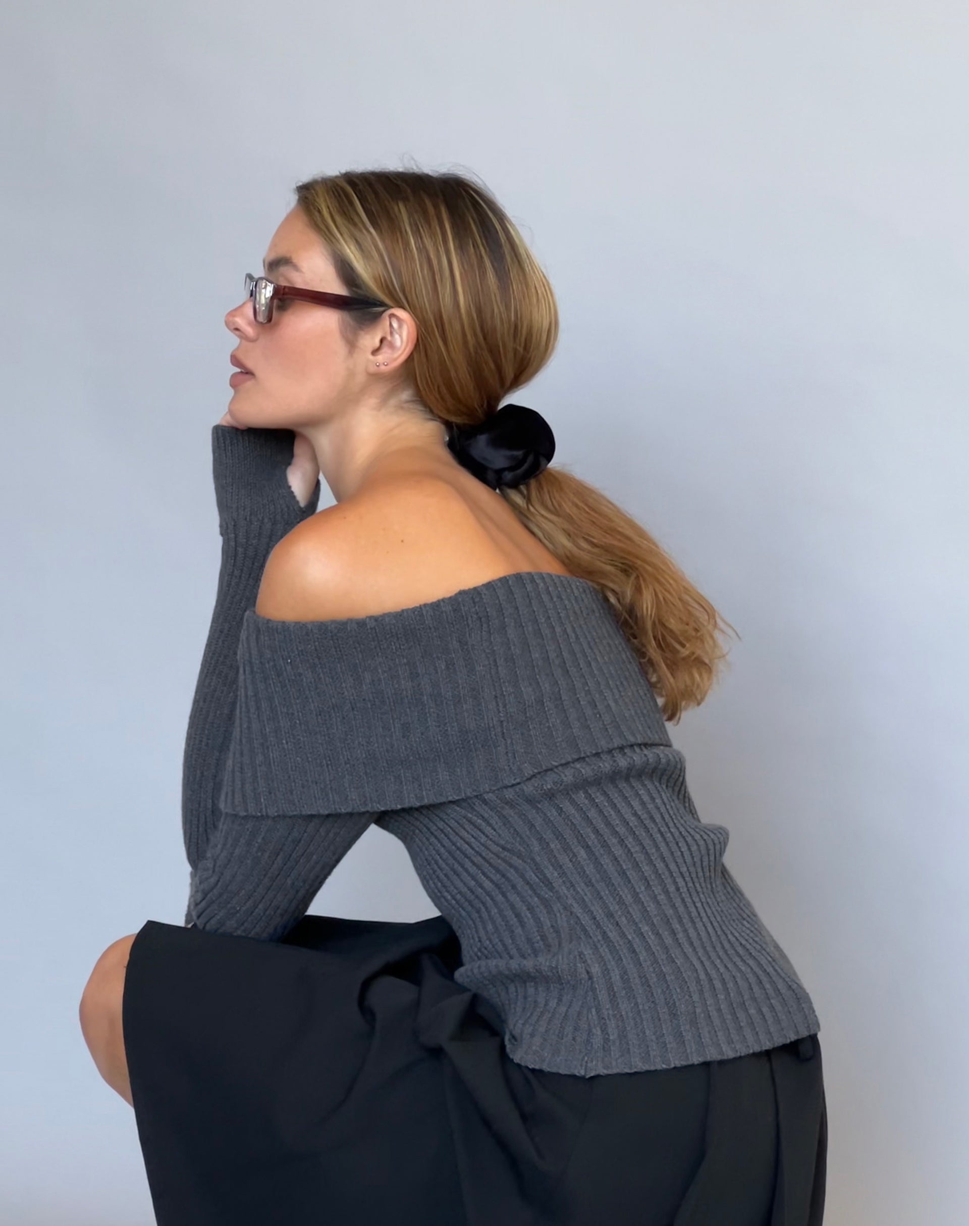 Immagine di Circe - Maglia Bardot in antracite scuro