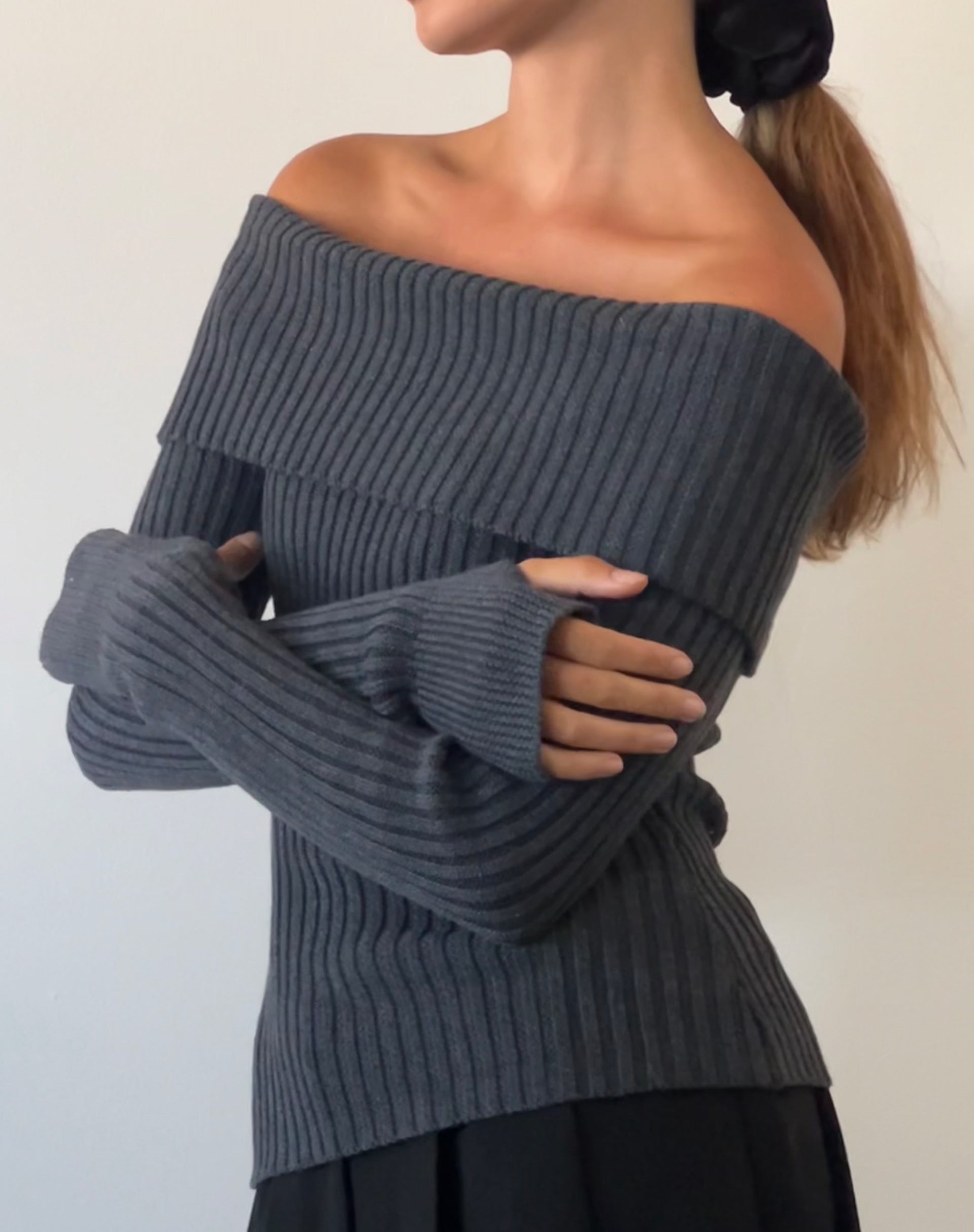 Immagine di Circe - Maglia Bardot in antracite scuro