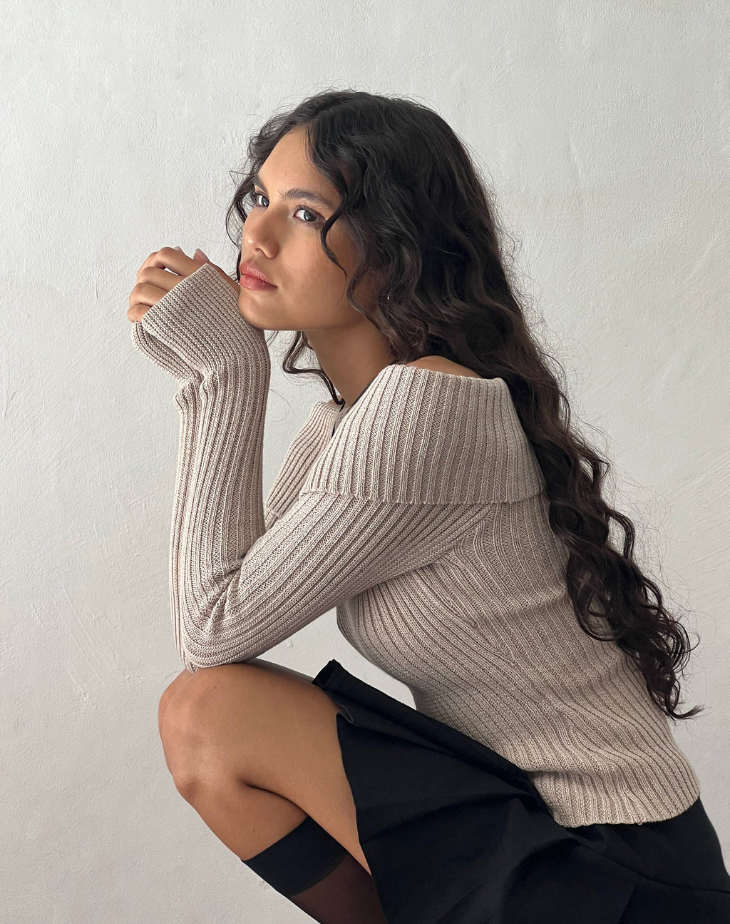 Circe - Top in maglia a maniche lunghe senza spalle, naturale