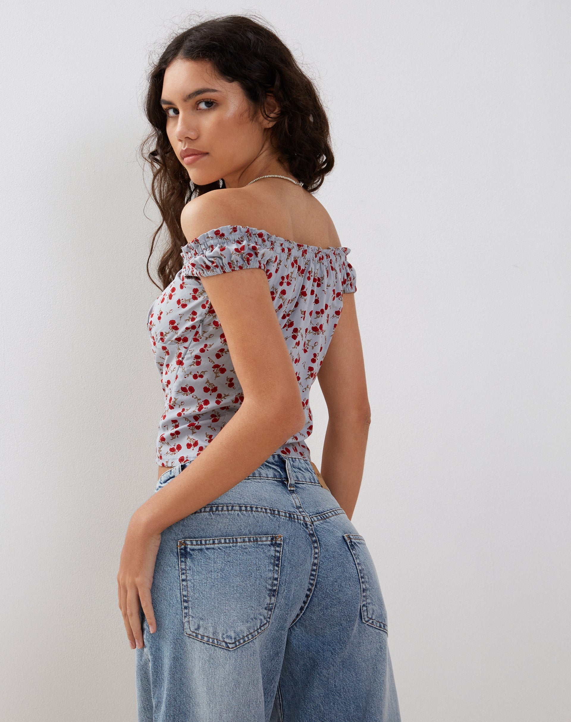 Immagine di Citra Bardot Frill Top in Blue Floral Ditsy