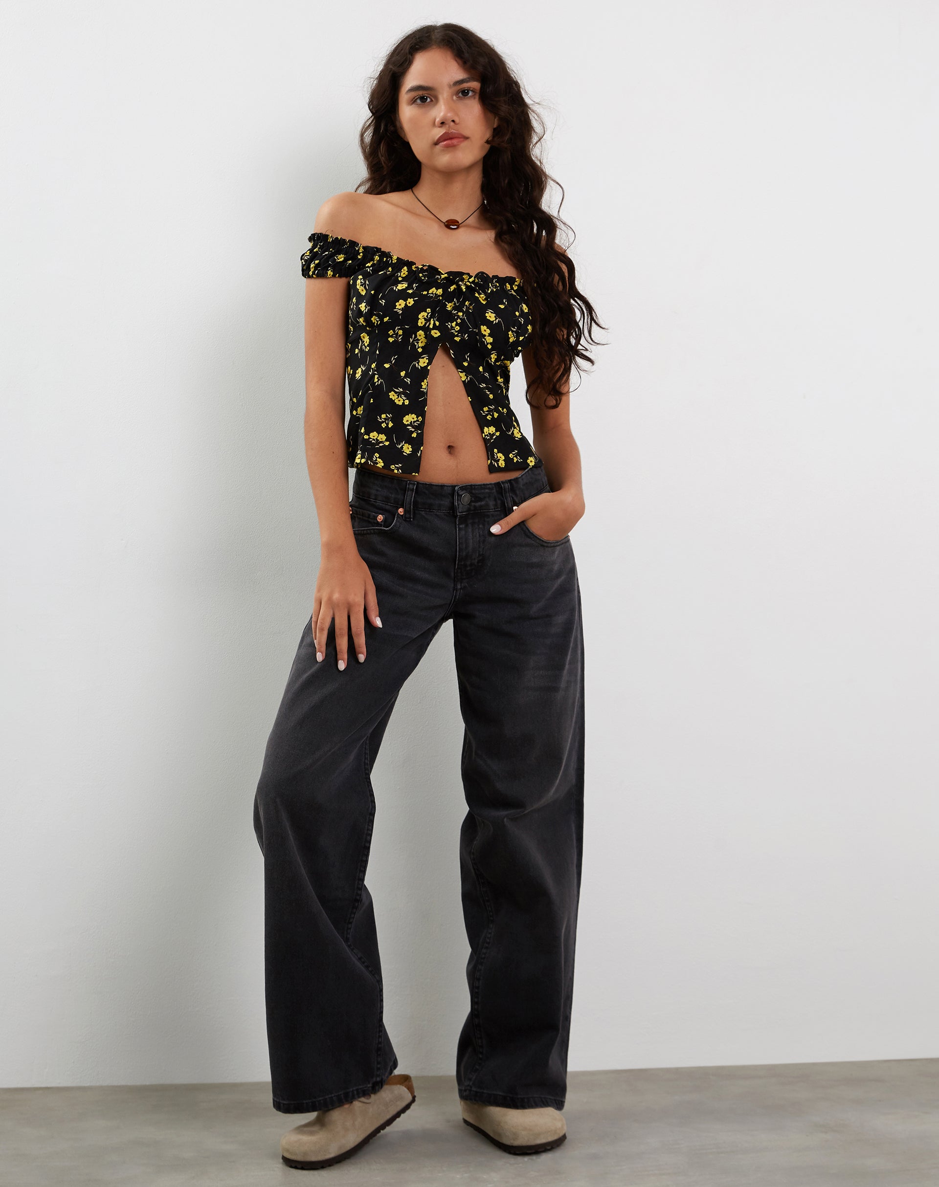 Immagine di Citra Bardot Frill Top in Buttercup Nero Giallo