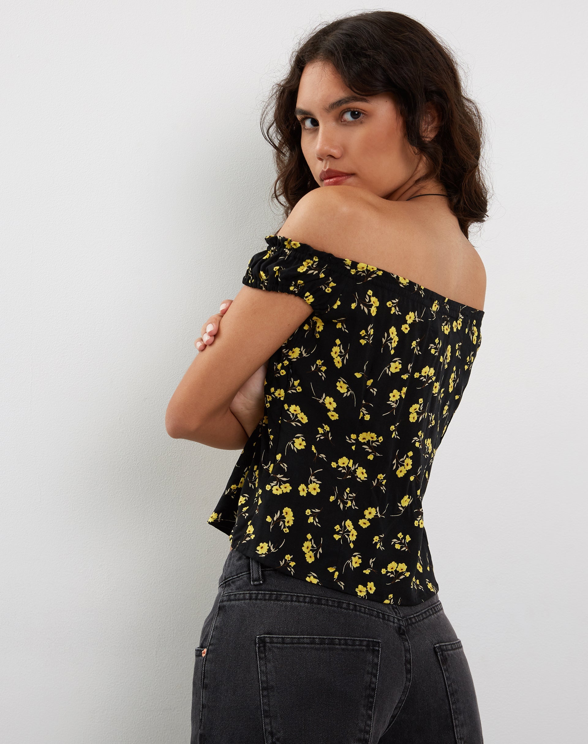 Immagine di Citra Bardot Frill Top in Buttercup Nero Giallo