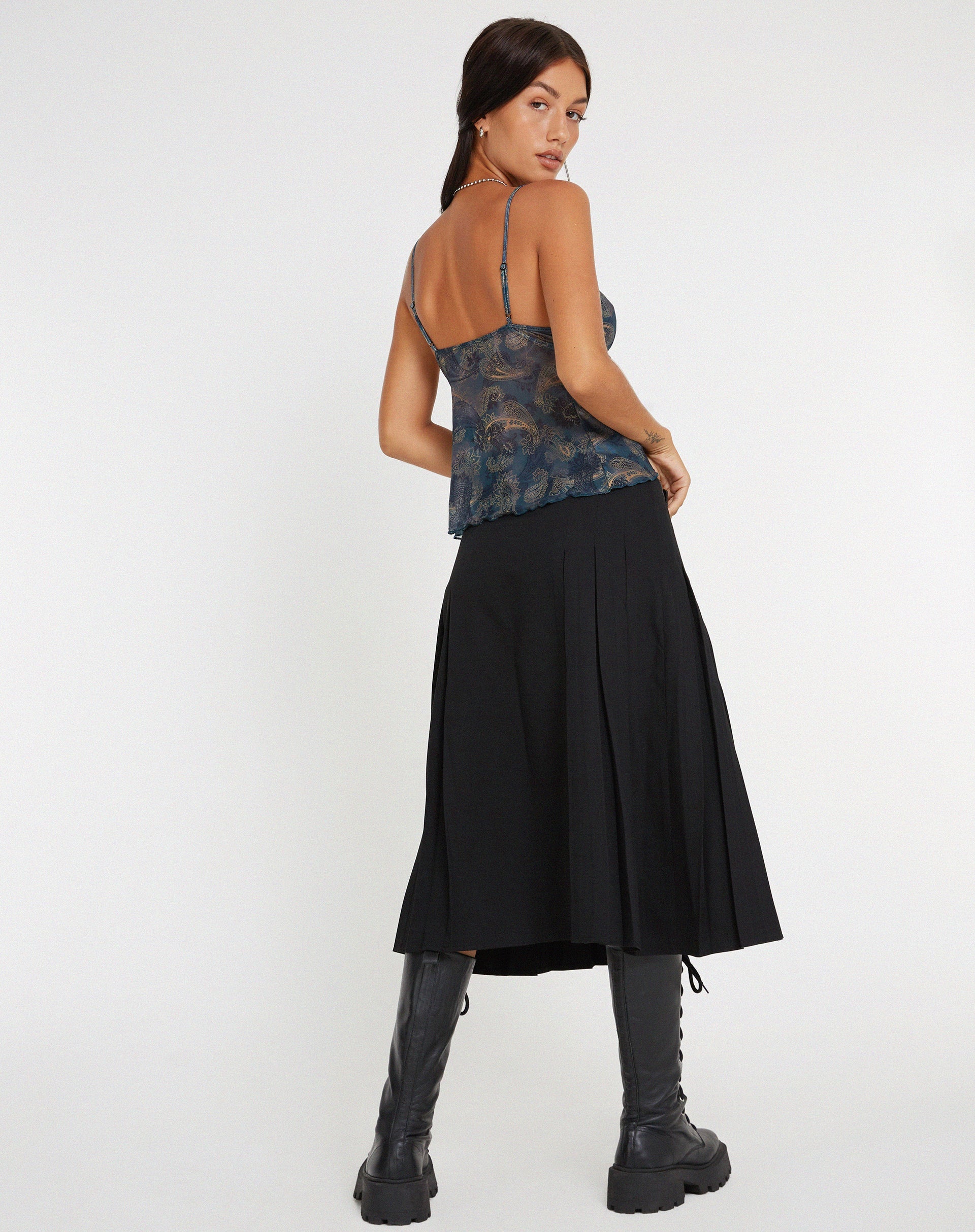 immagine di Cojira Top a farfalla in rete con motivo Paisley blu tonale