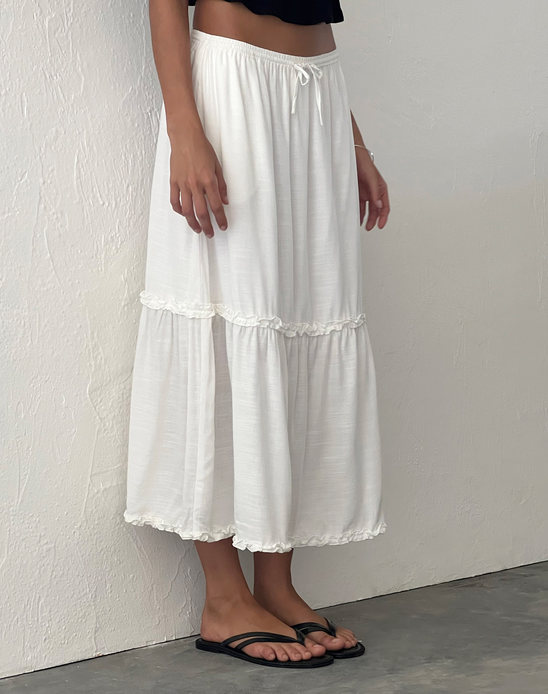 Immagine di Iyana Midi Skirt in bianco sporco