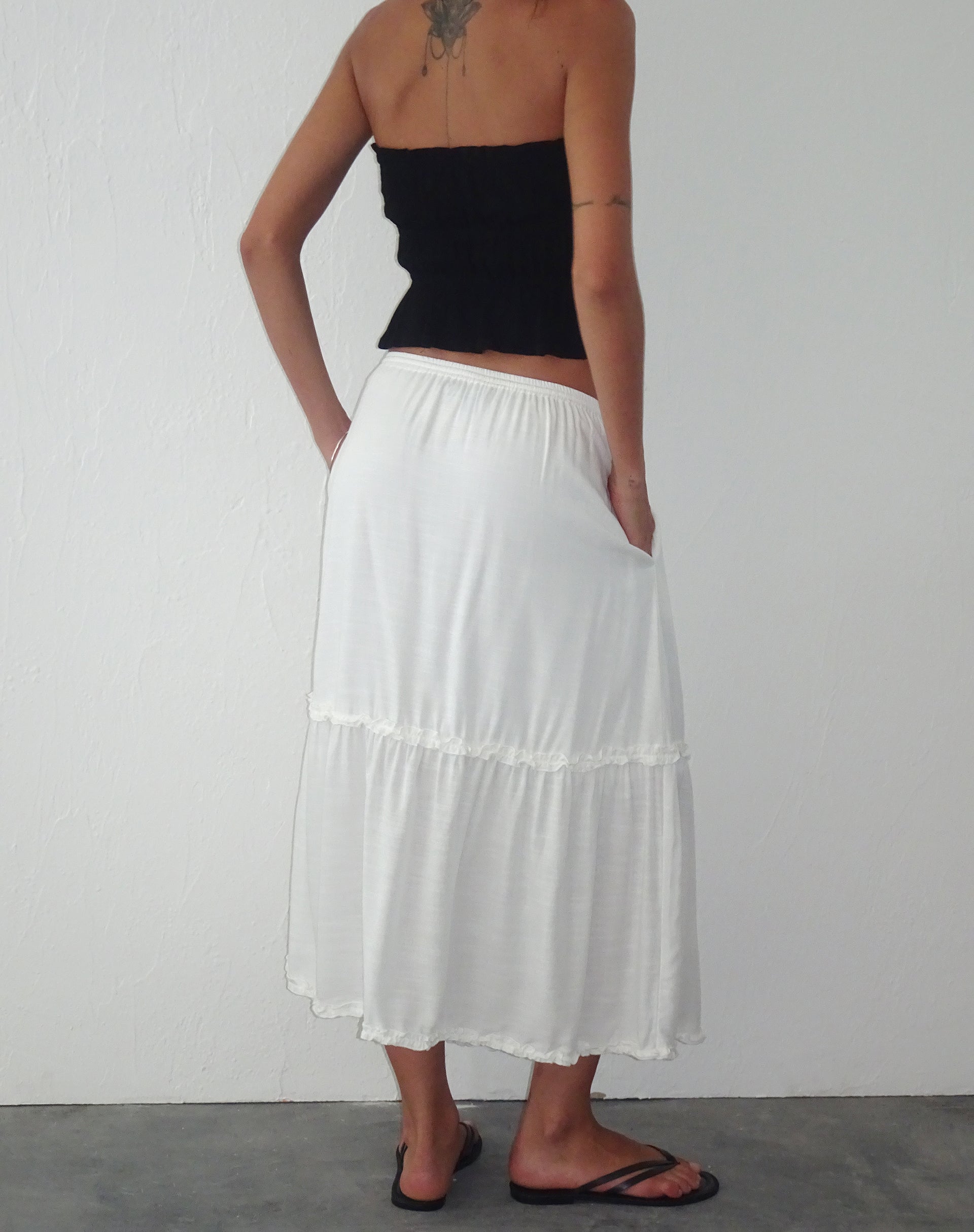 Immagine di Iyana Midi Skirt in bianco sporco