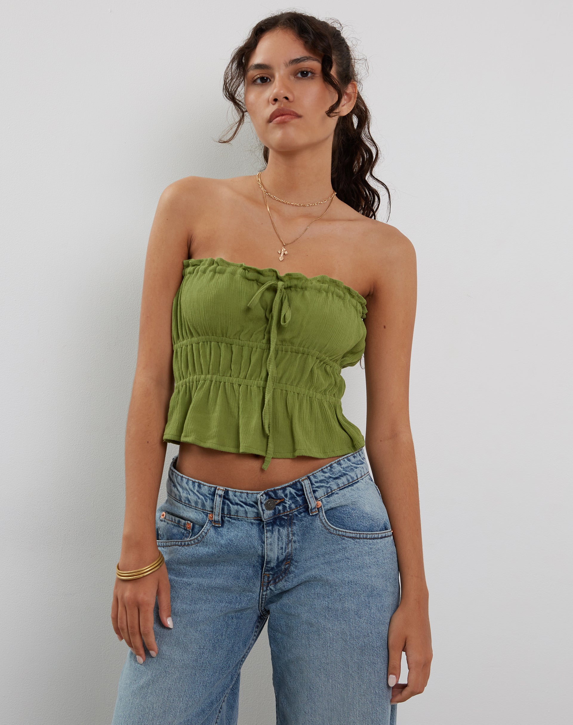 Immagine di Cove Bandeau Top in verde grinzoso Sweet Pea