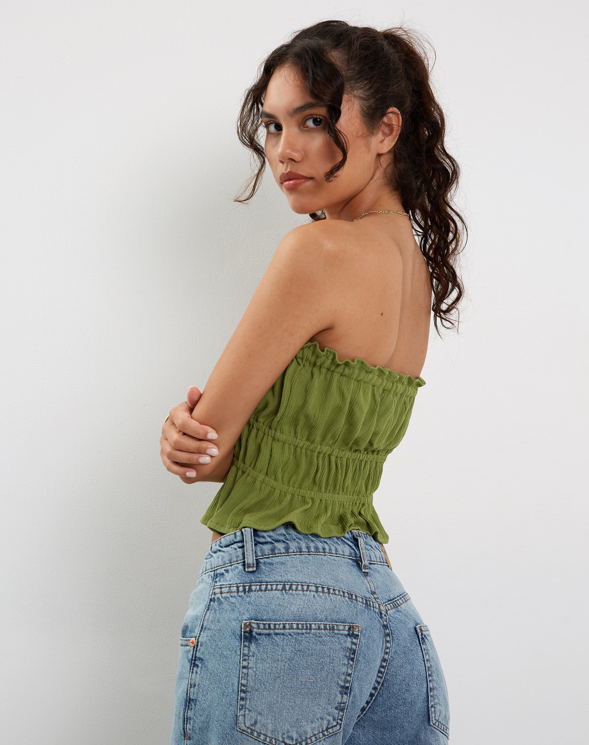 Immagine di Cove Bandeau Top in verde grinzoso Sweet Pea