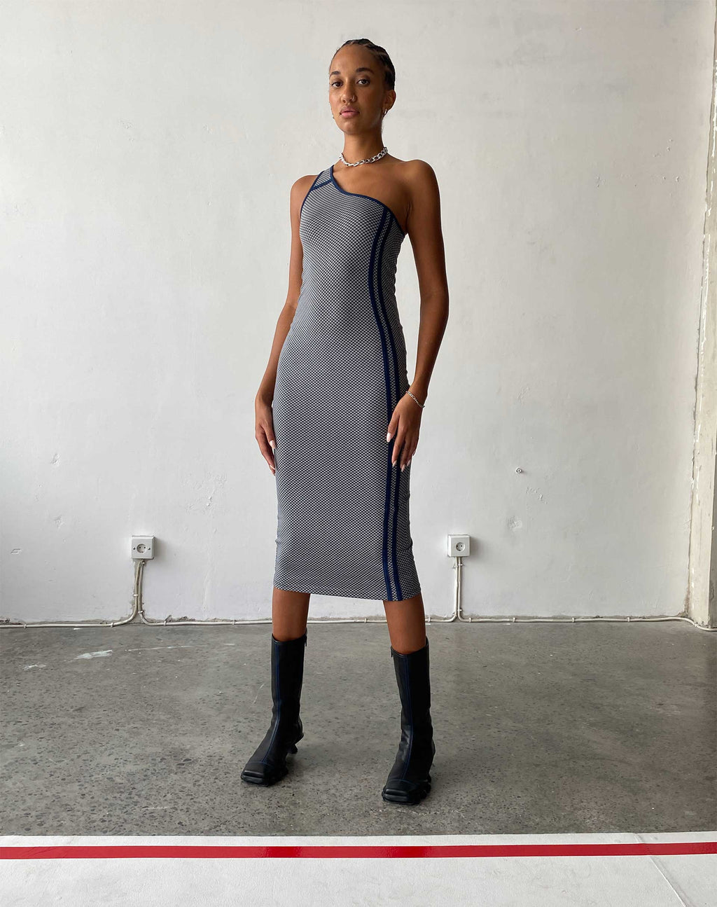 Cresida - Vestito midi monospalla in micropunto sportivo grigio navy
