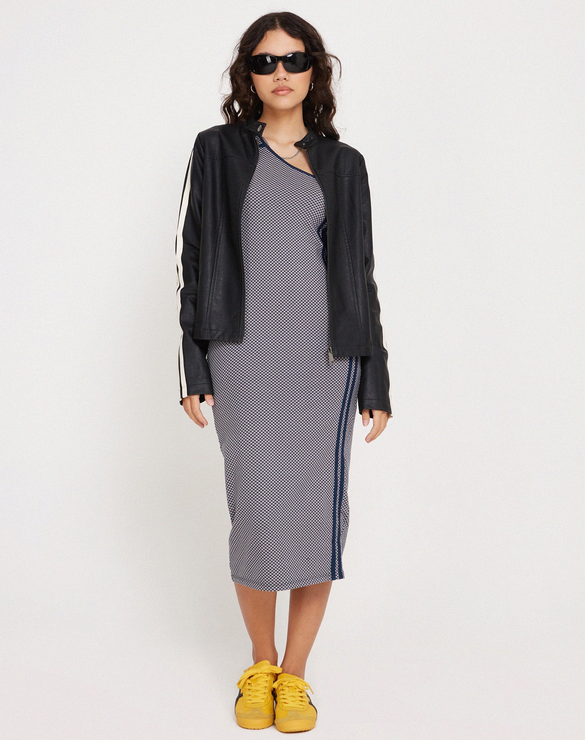 Immagine di Cresida Vestito midi monospalla in grigio navy sportivo micro spot