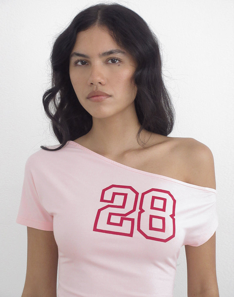 Immagine del top monospalla Danama in jersey di rayon rosa chiaro con grafica "28"