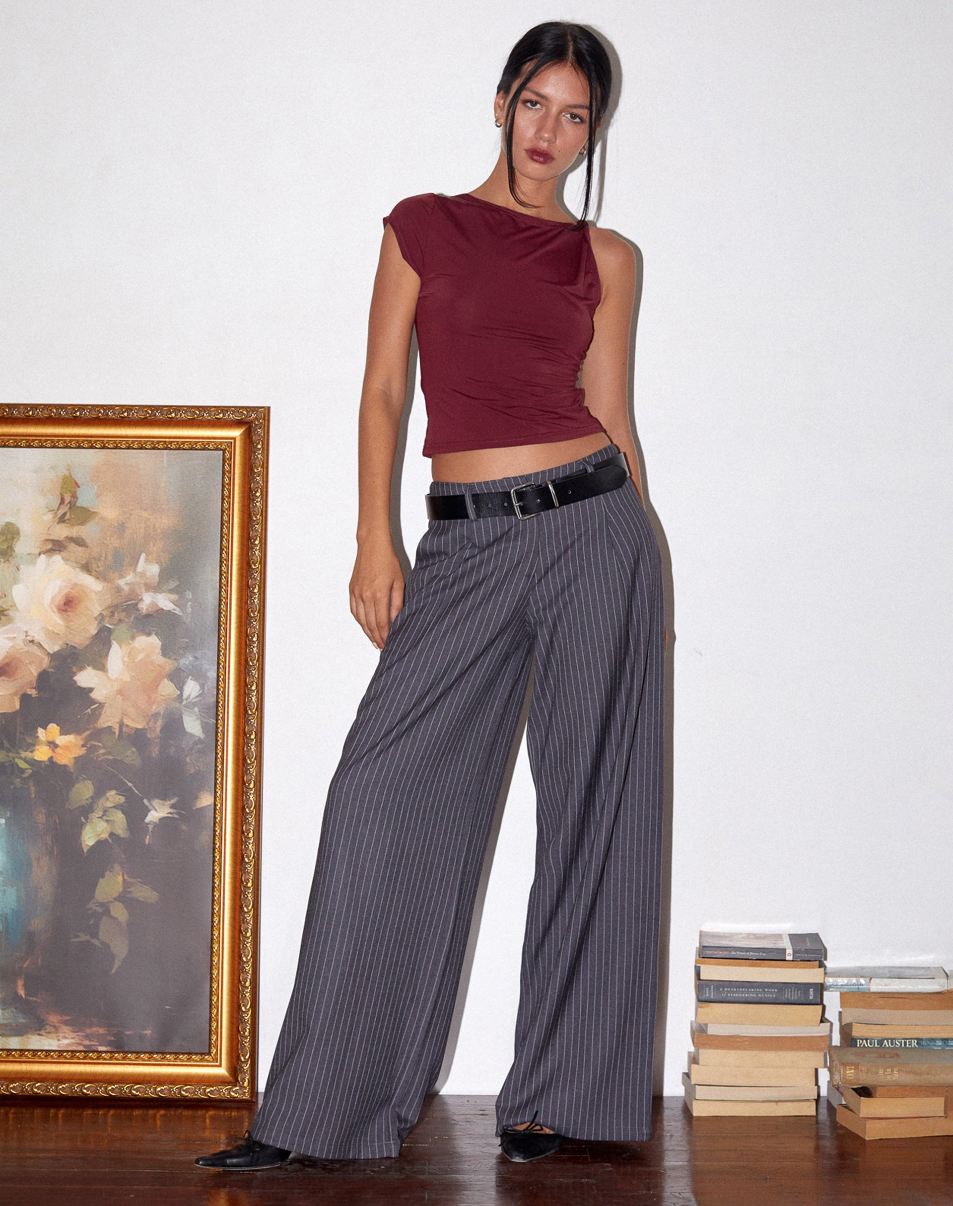Immagine di Dannas Twist Shoulder Top in Borgogna