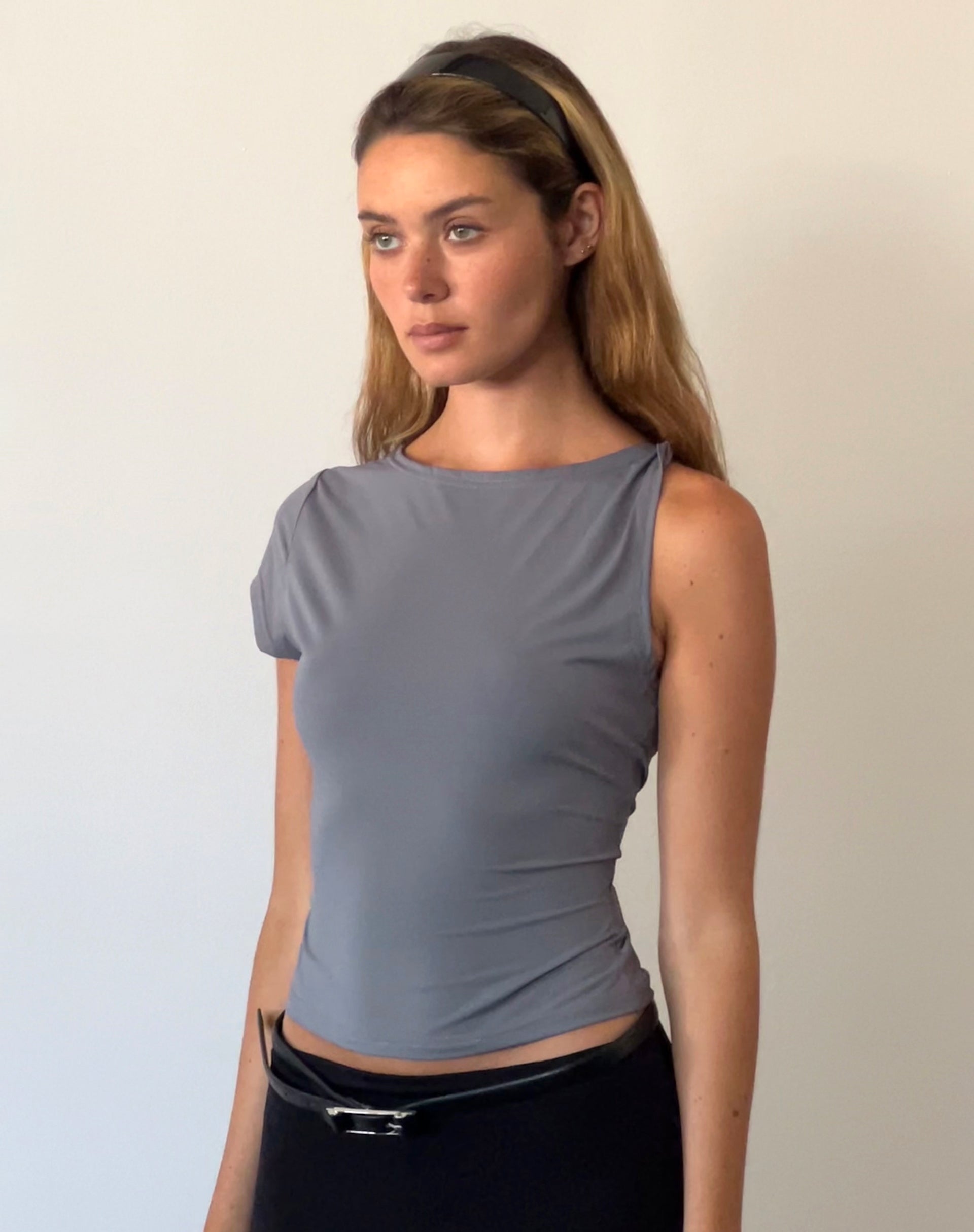 Immagine di Dannas Top asimmetrico in grigio