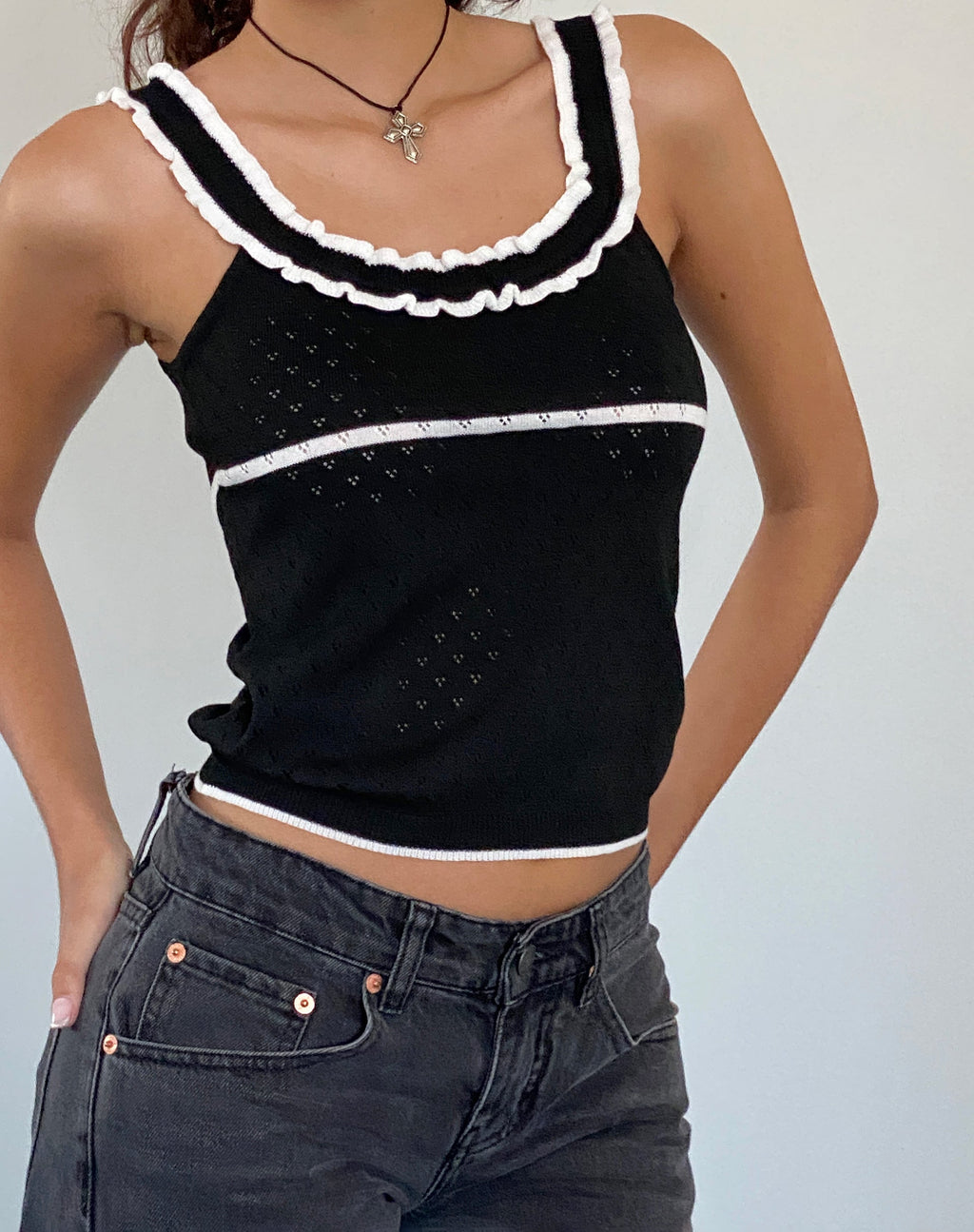 Top Darcie Pointelle in nero con punte bianche