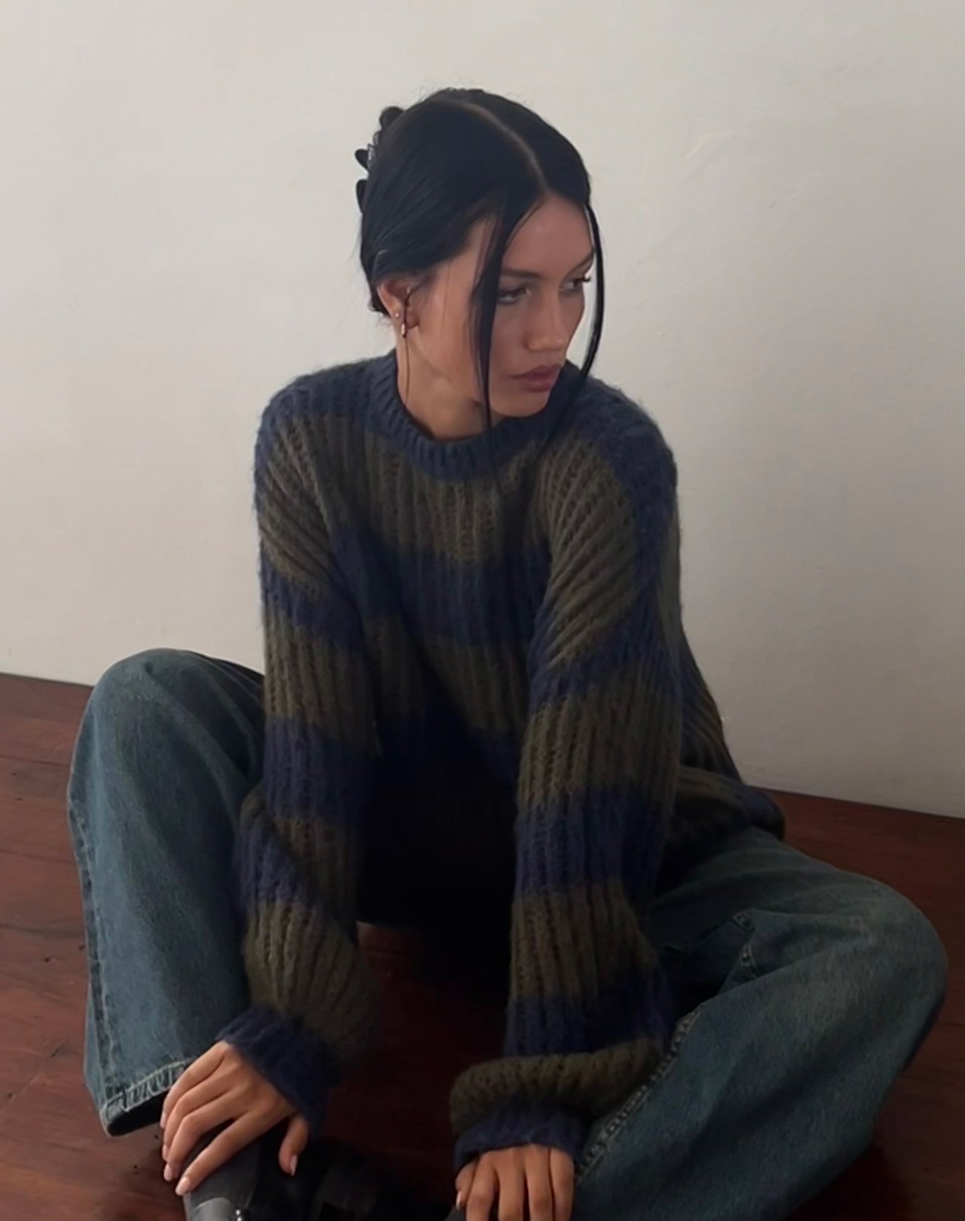 Immagine di Daren - Maglia oversize a righe color cachi e blu navy
