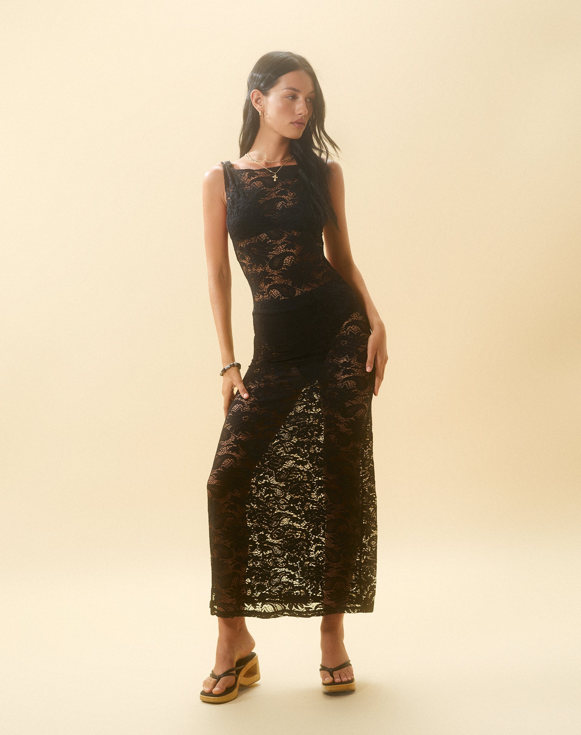 immagine pf Daudy Tie Back Lace Maxi Dress in pizzo nero jet