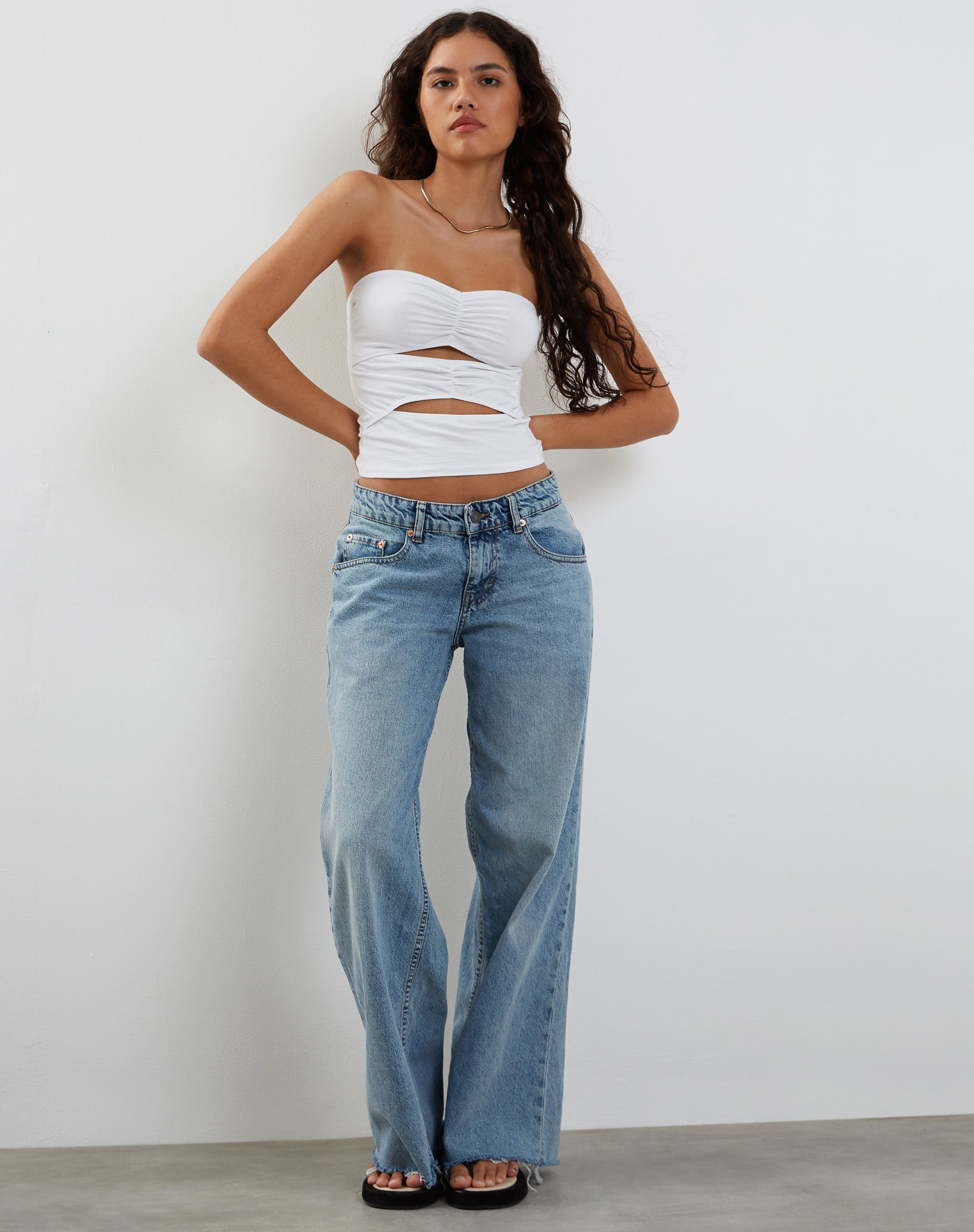 Immagine di Dayu Crop Top a fascia in bianco