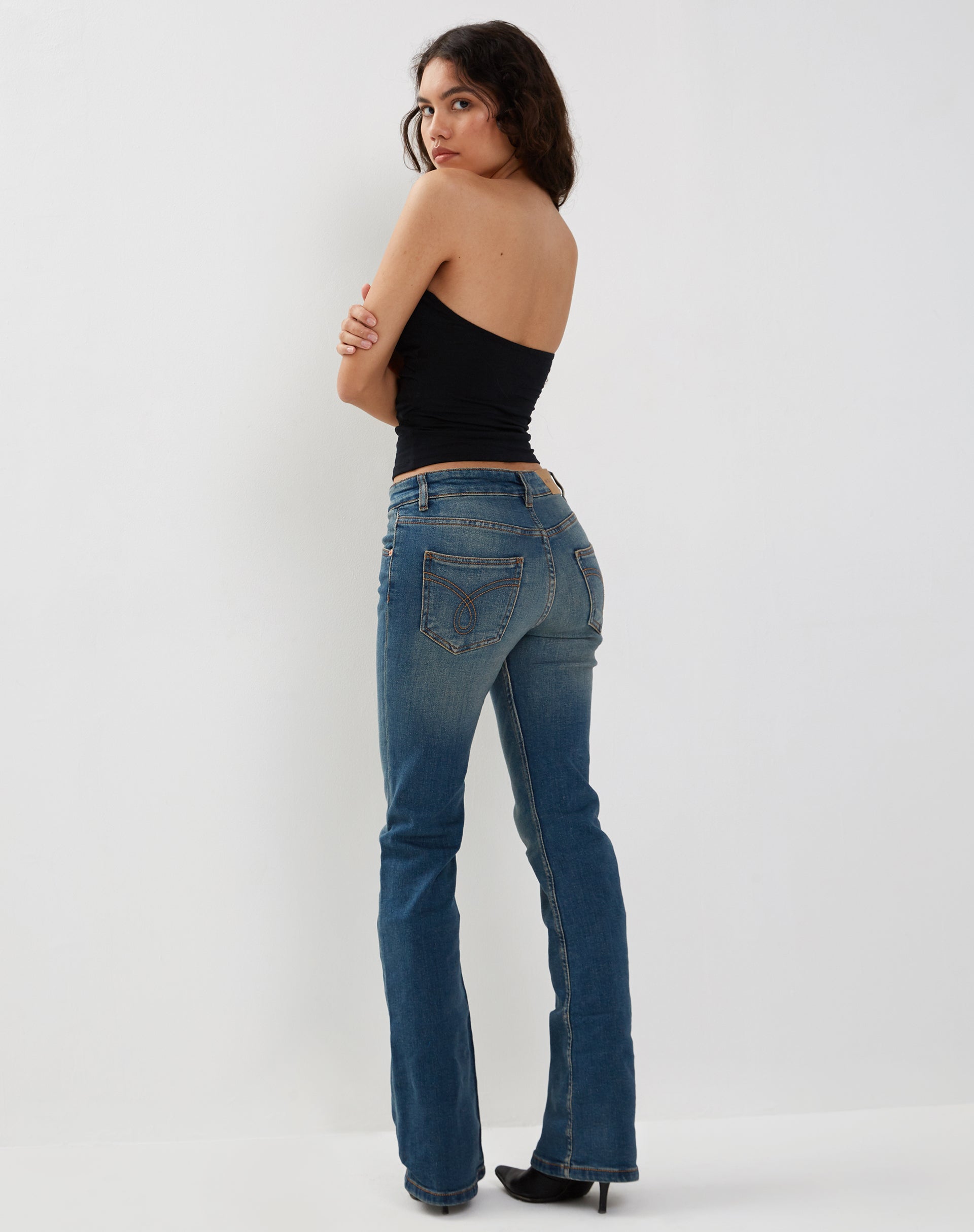 Immagine di Dayu Crop Top a fascia in nero