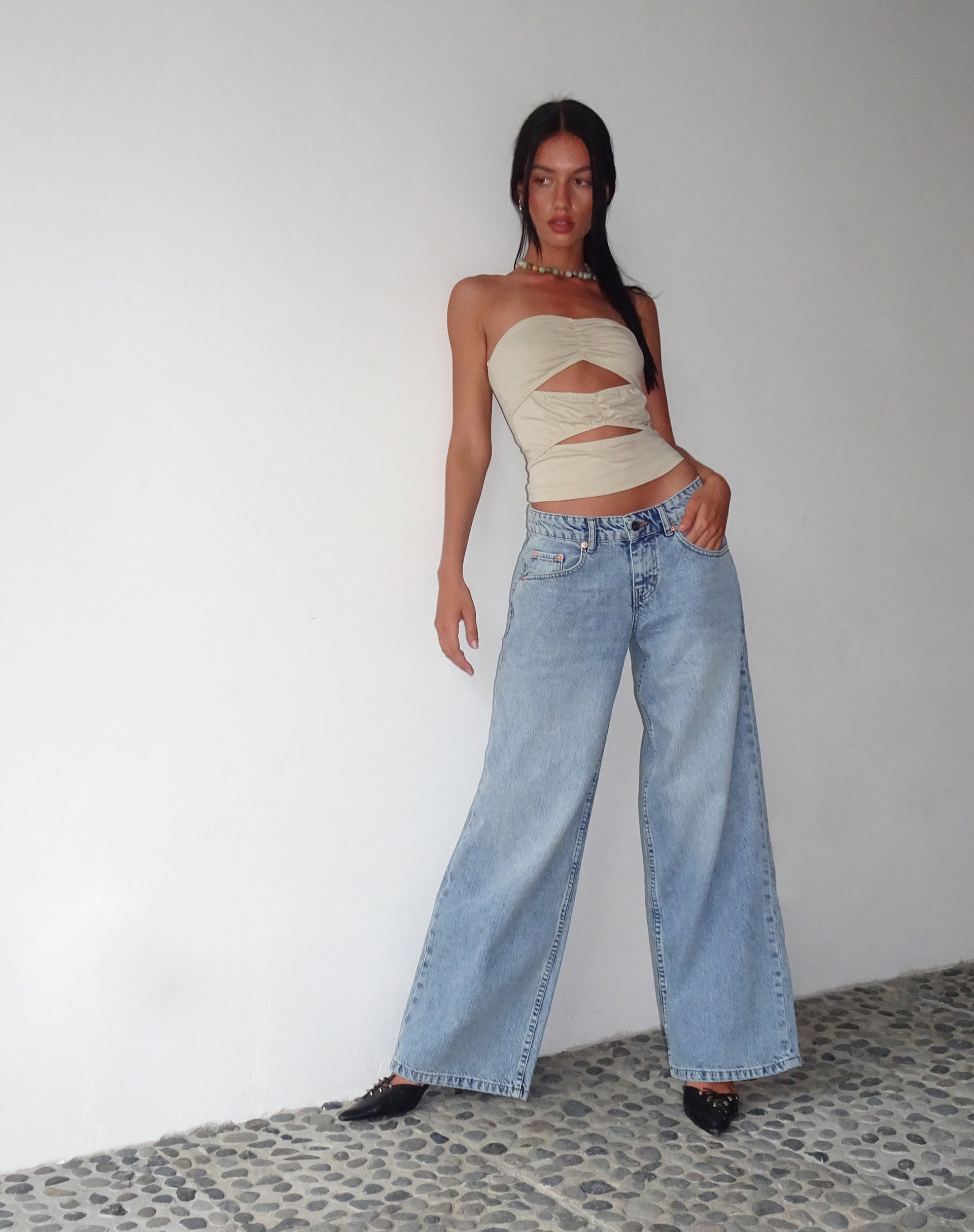 Immagine di MOTEL X JACQUIE Dayu Bandeau Crop Top in Latte di Cocco