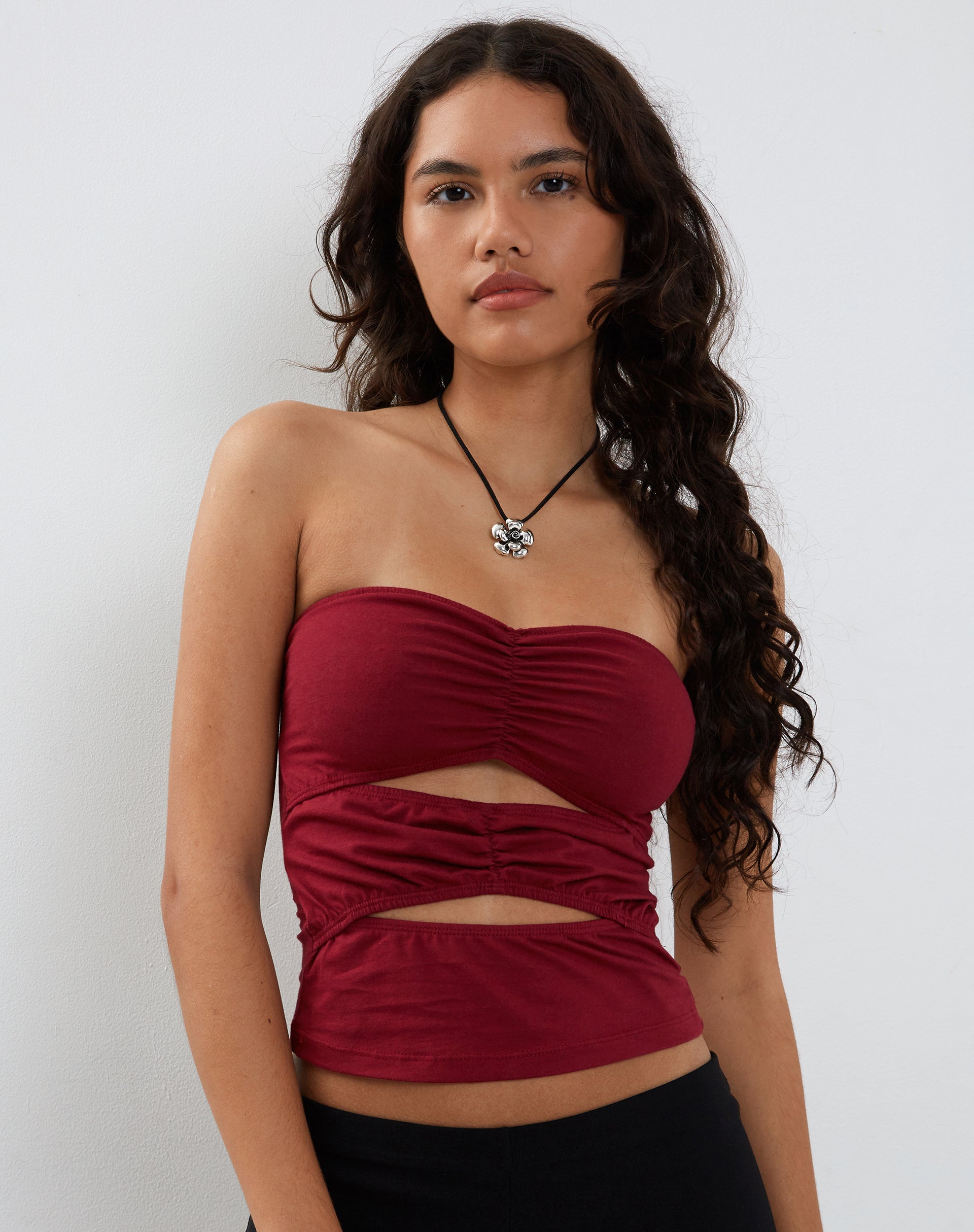 Immagine di Dayu Crop Top a fascia in borgogna