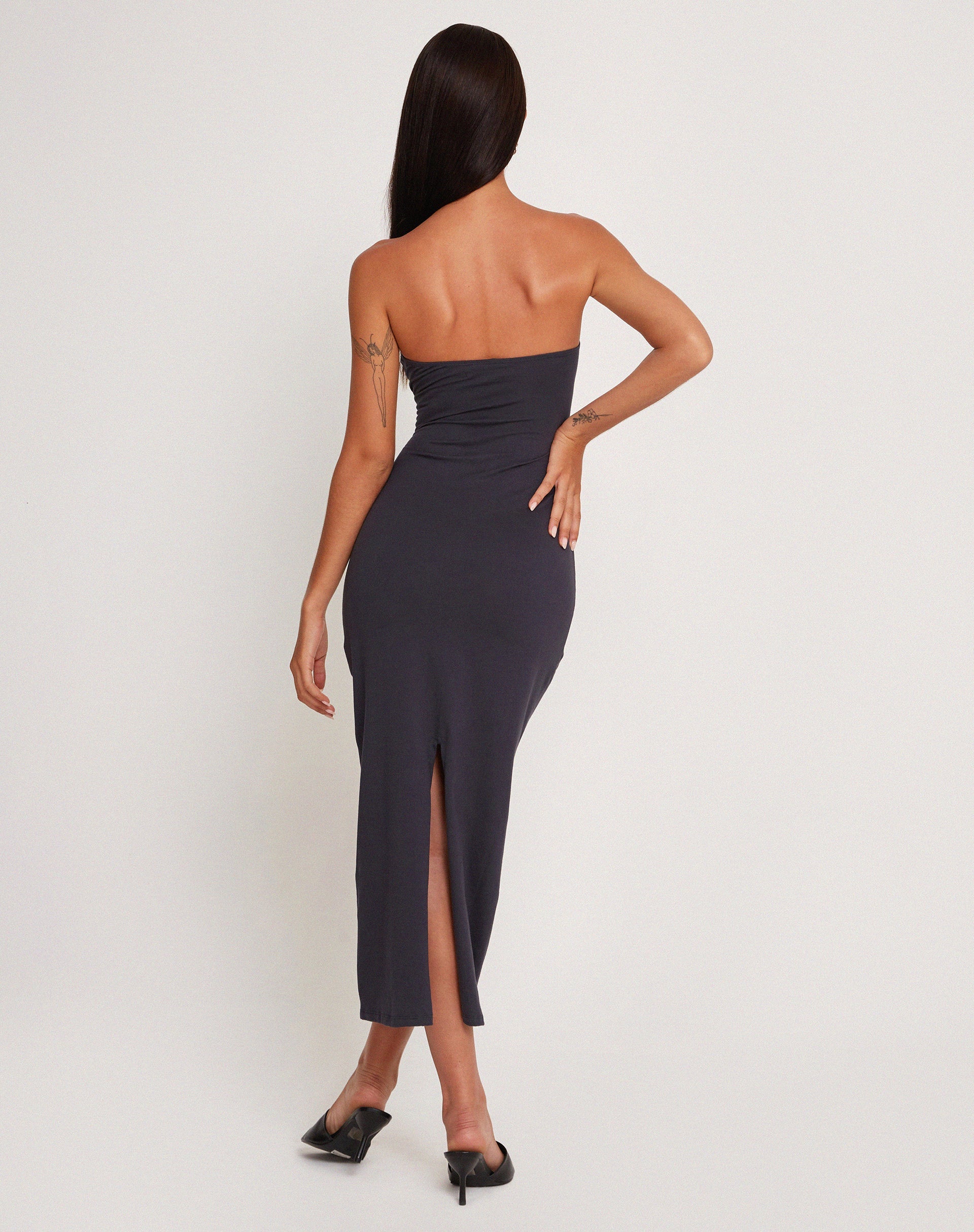 Immagine di Dayuna Bandeau Midi Dress in Ocean Storm