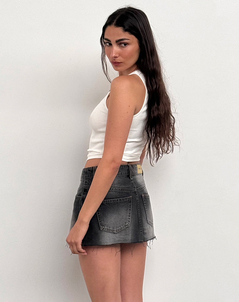 Immagine della minigonna in denim con orlo a vivo in grigio Used Bleach