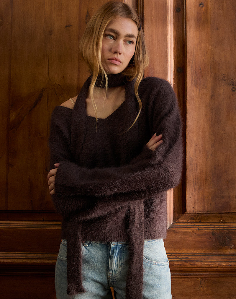 Dikara, maglione con sciarpa in maglia marrone