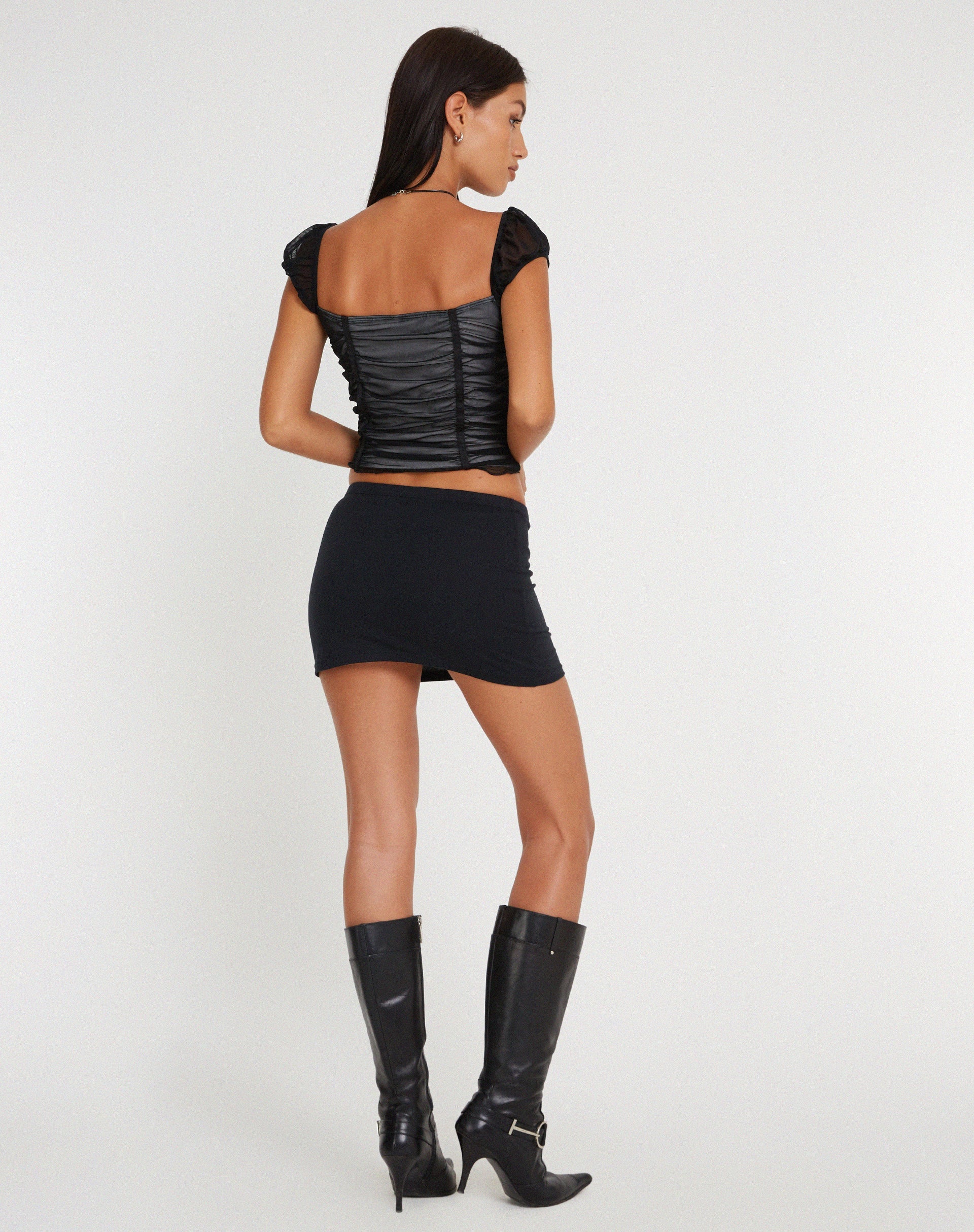 immagine di Dinar Crop Top in maglia nera