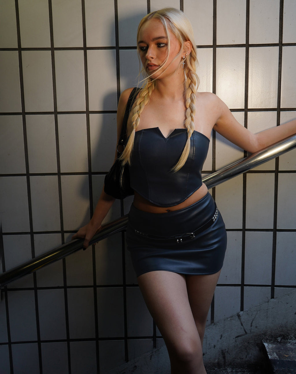 Ditya Crop Top senza spalline in PU Dark Navy