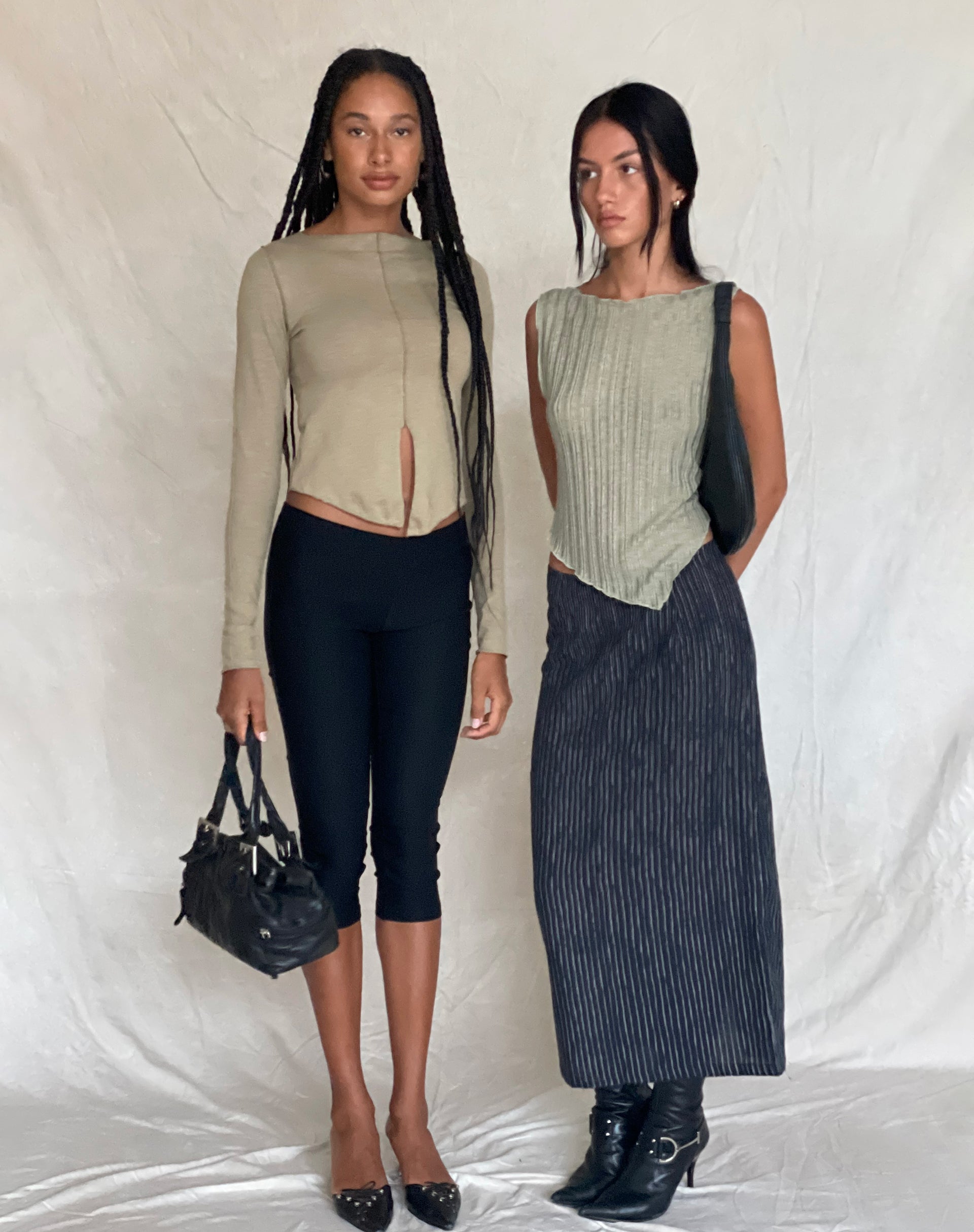 Immagine di MOTEL X JACQUIE Duende Midi Skirt in Sketchy Stripe Nero