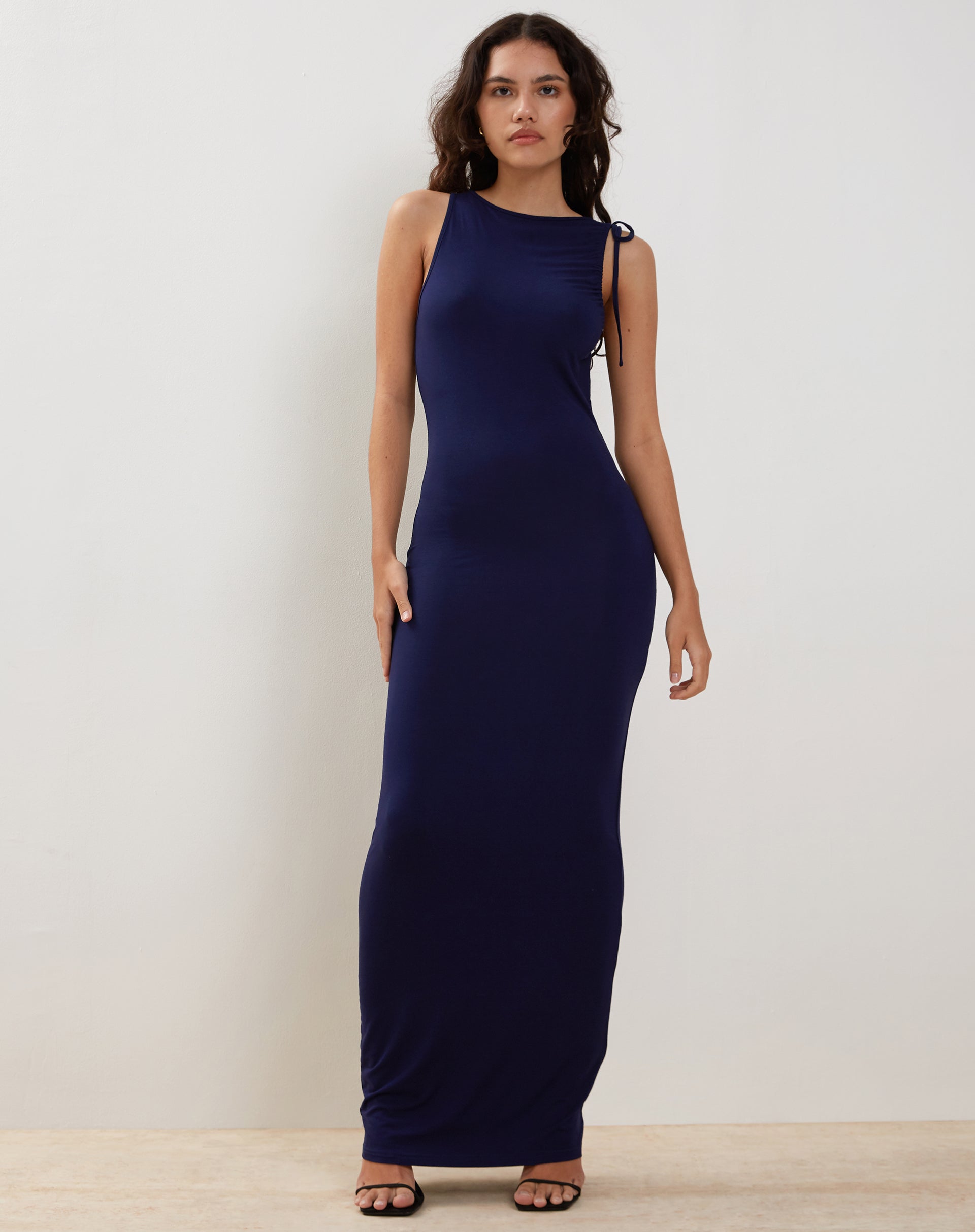 Immagine del maxi abito Elinor in blu notte