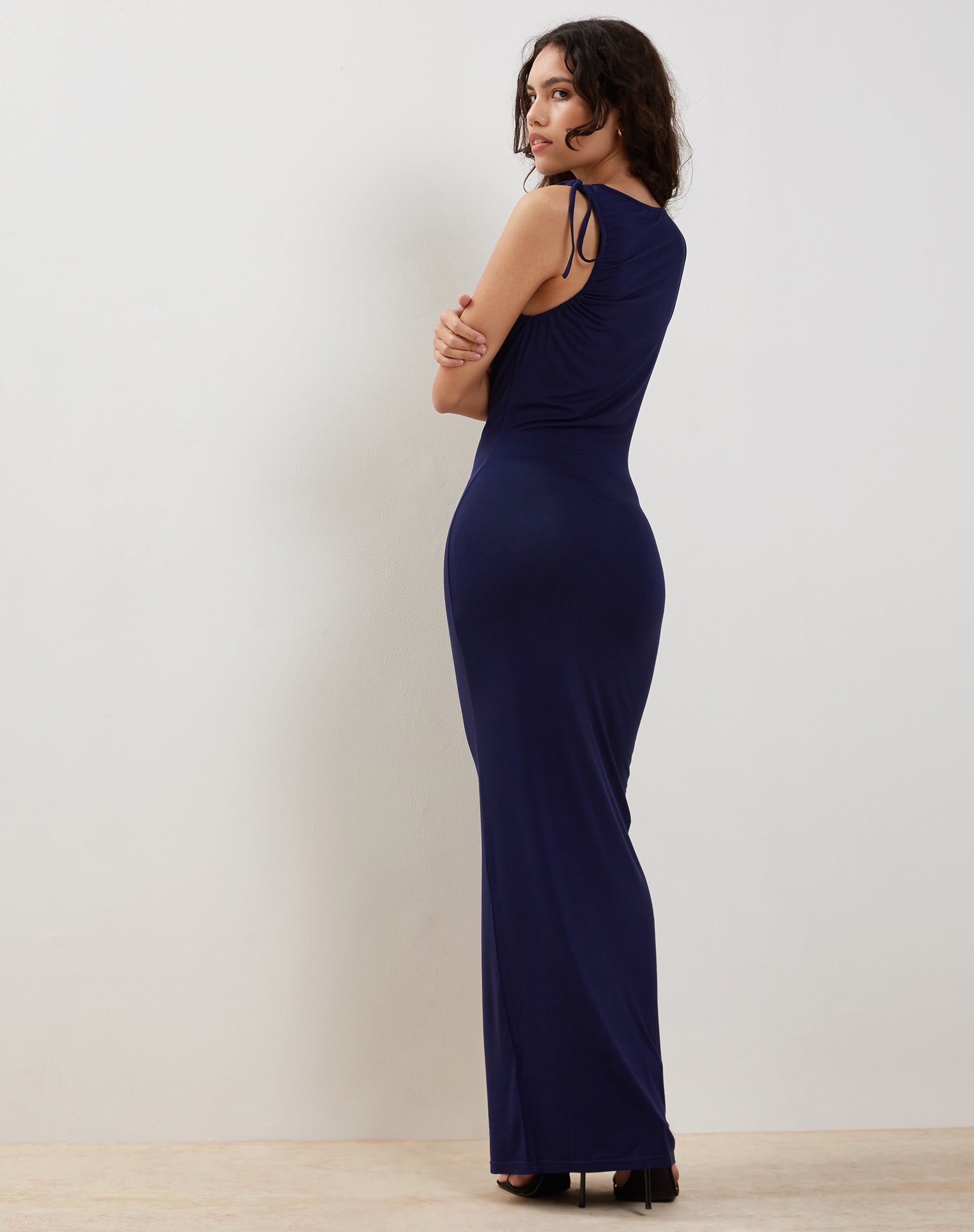 Immagine del maxi abito Elinor in blu notte