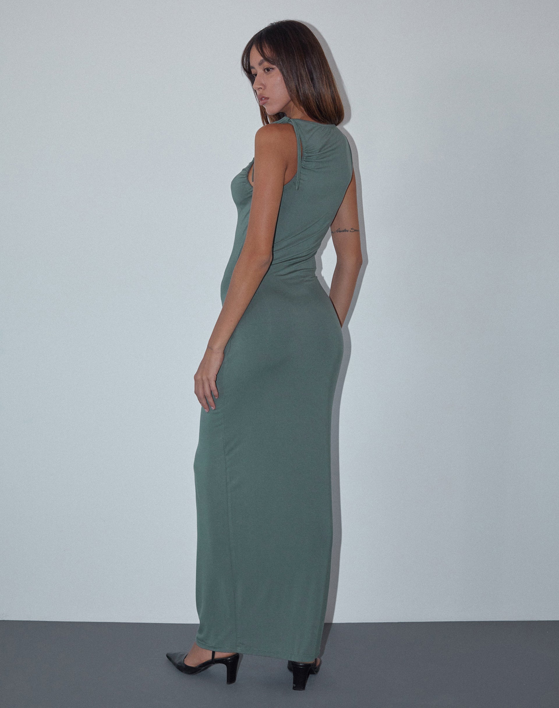 Immagine di Elinor Maxi Dress in Slinky Olive
