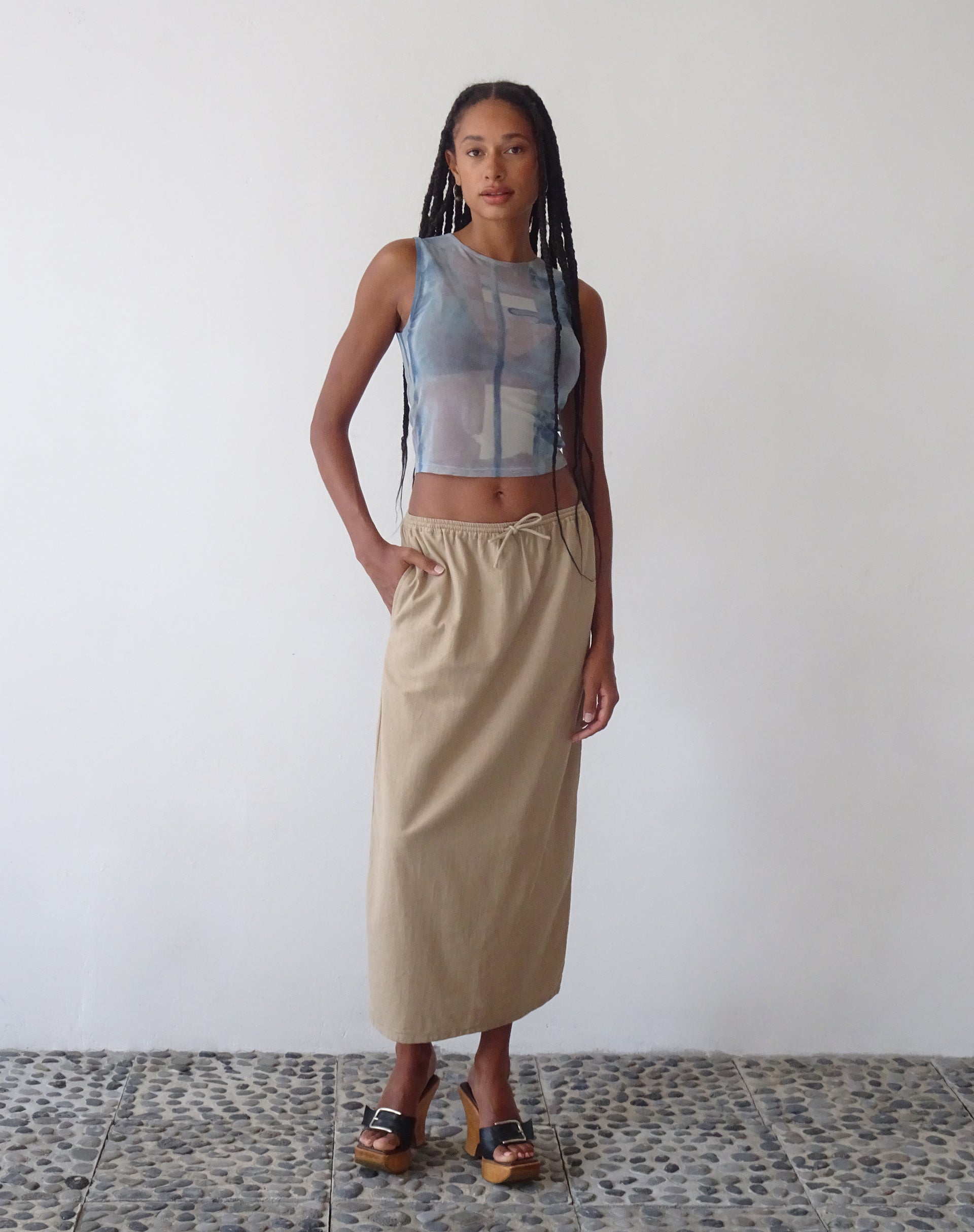 Immagine di MOTEL X JACQUIE Elisha Top in maglia astratta pennello blu