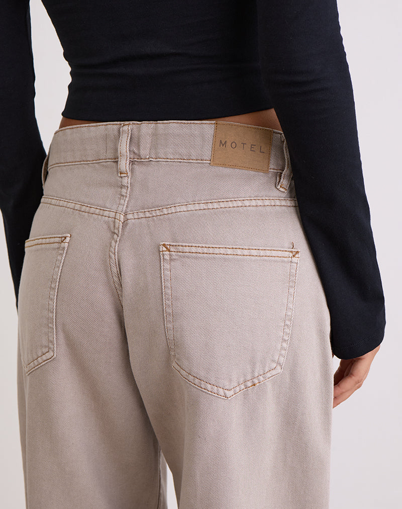 Immagine dei jeans larghi a vita bassa in Pebble
