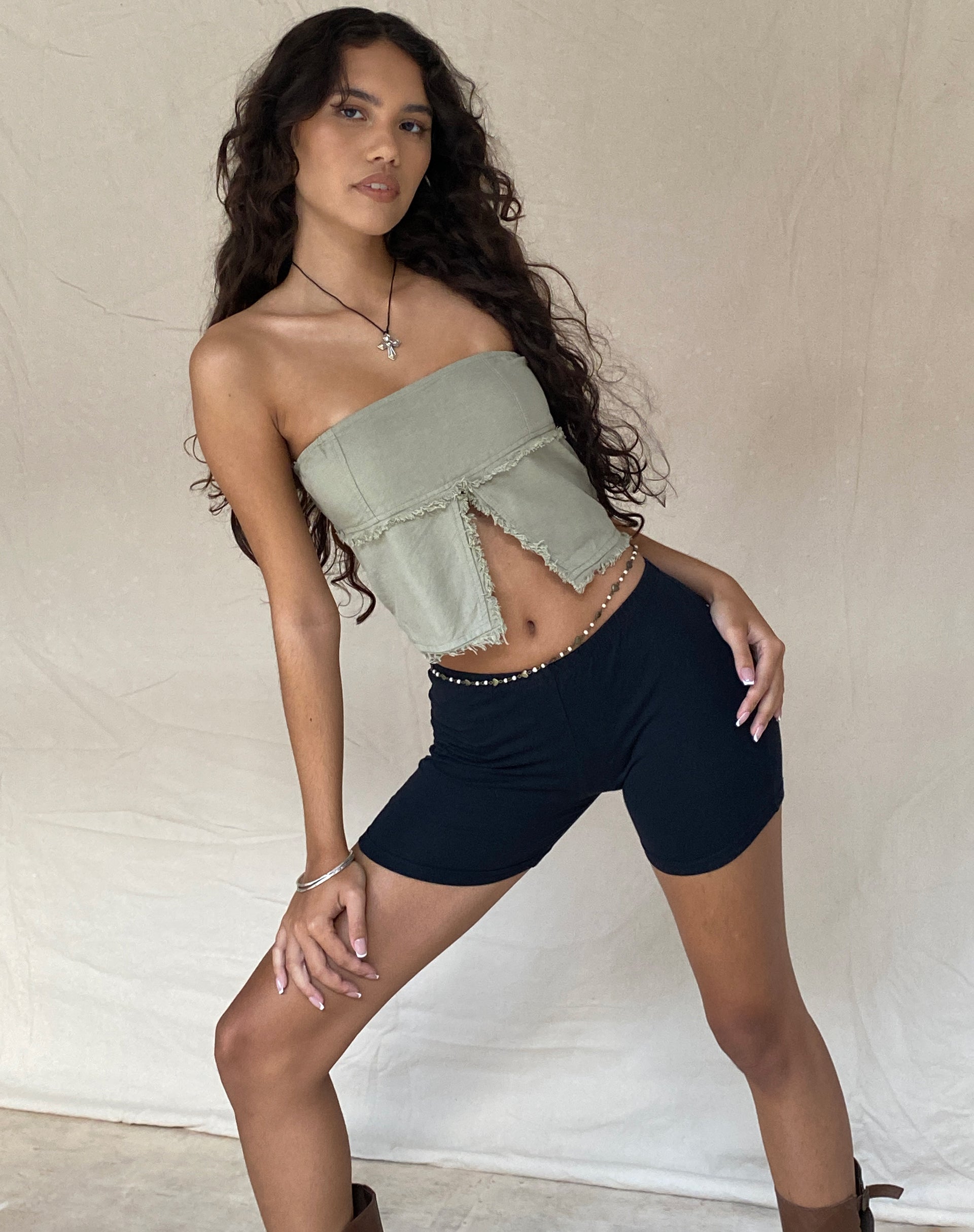Immagine di Enzie Butterfly Bandeau Top in lino verde ardesia