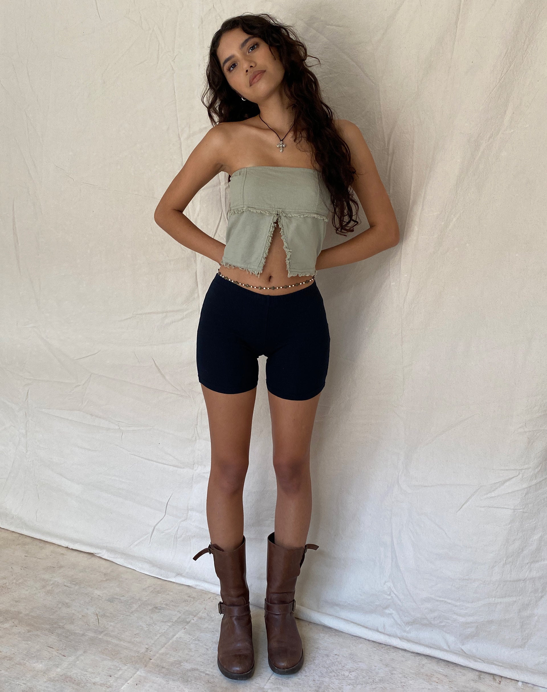 Immagine di Enzie Butterfly Bandeau Top in lino verde ardesia